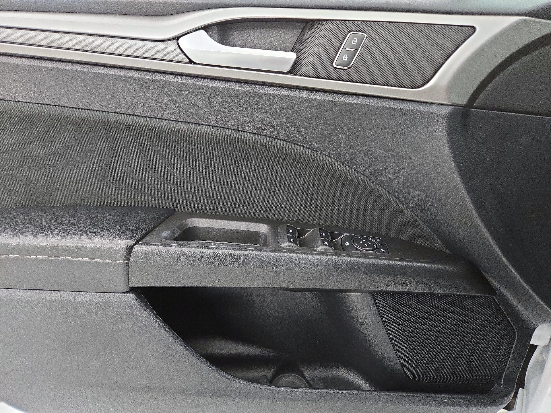 Thumbnail: 2020 Ford Fusion - 12