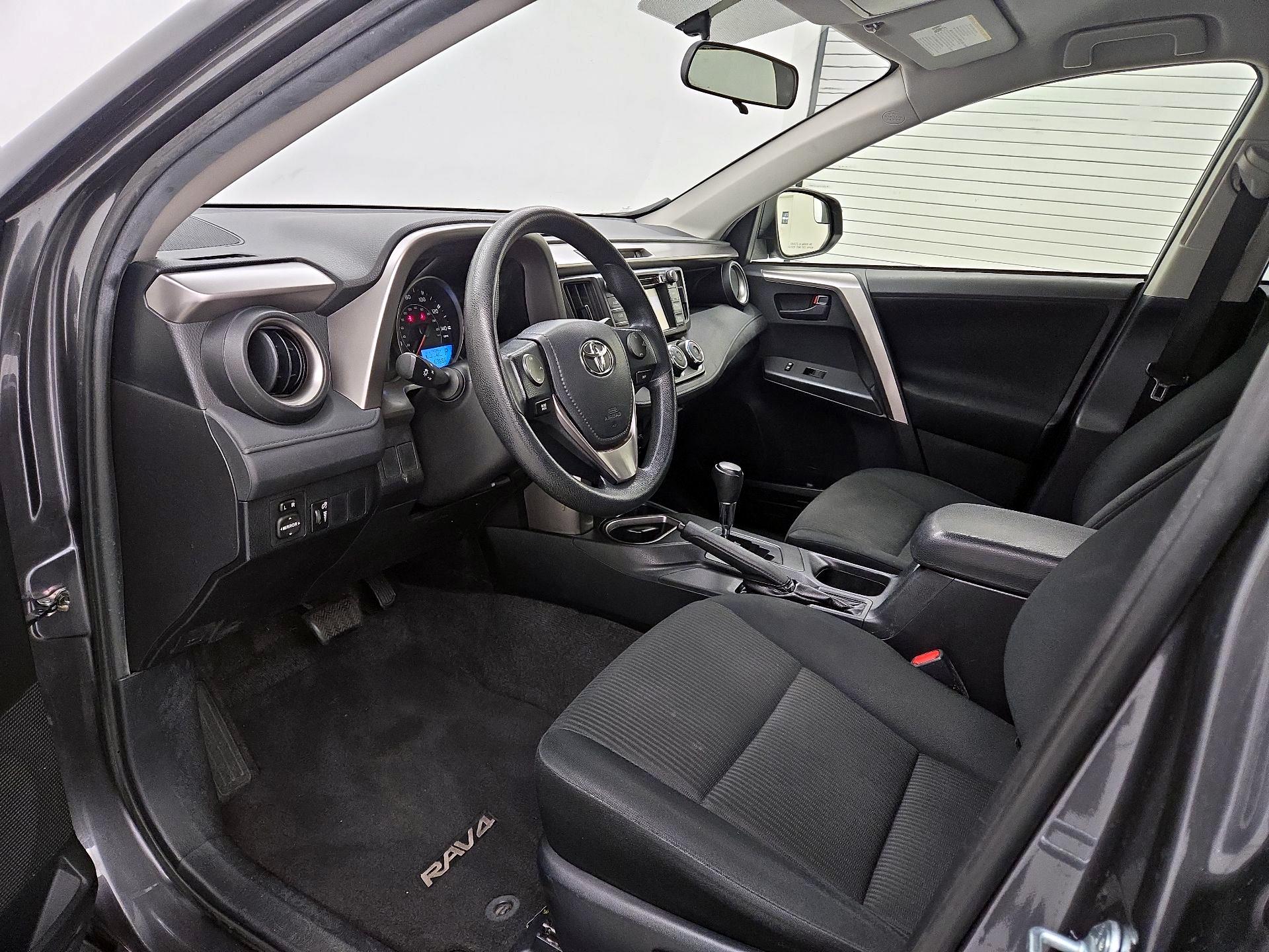 Thumbnail: 2016 Toyota RAV4 - 11