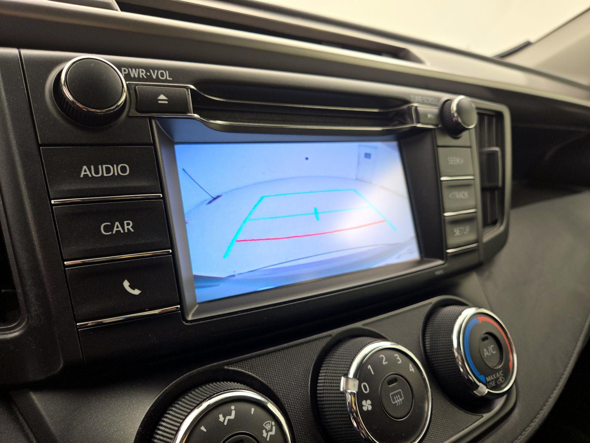Thumbnail: 2016 Toyota RAV4 - 14
