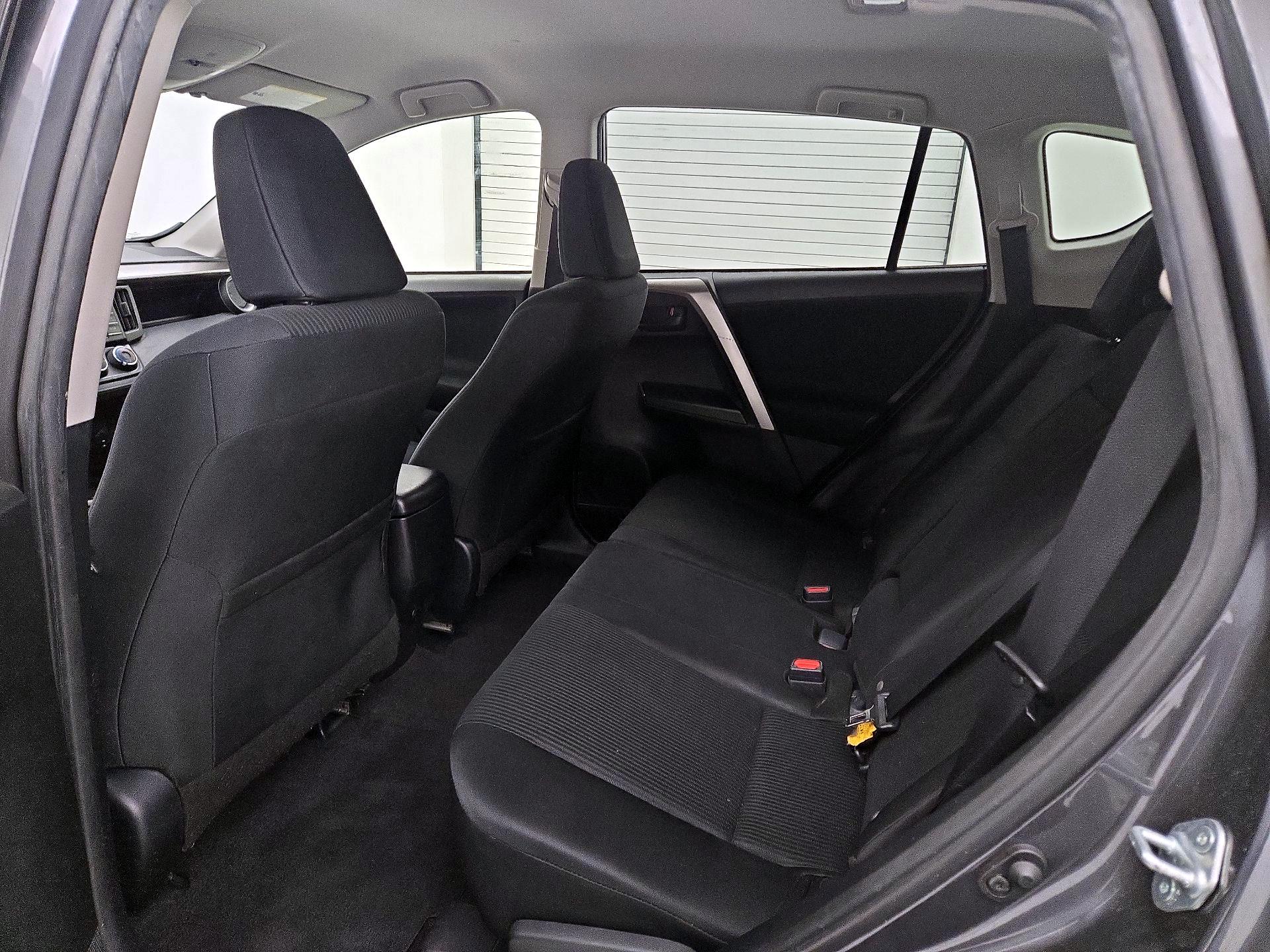 Thumbnail: 2016 Toyota RAV4 - 18