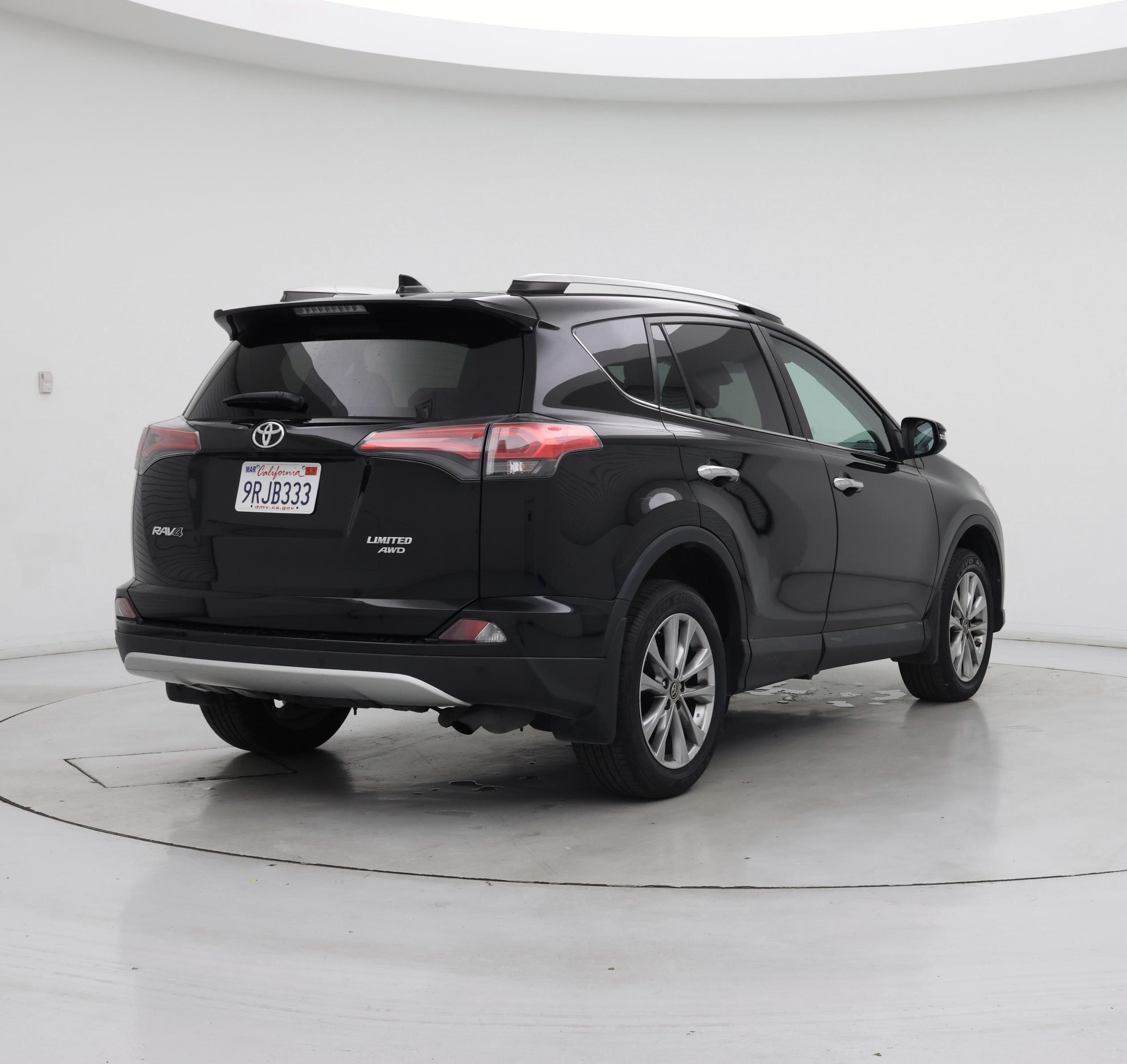 Thumbnail: 2016 Toyota RAV4 - 8