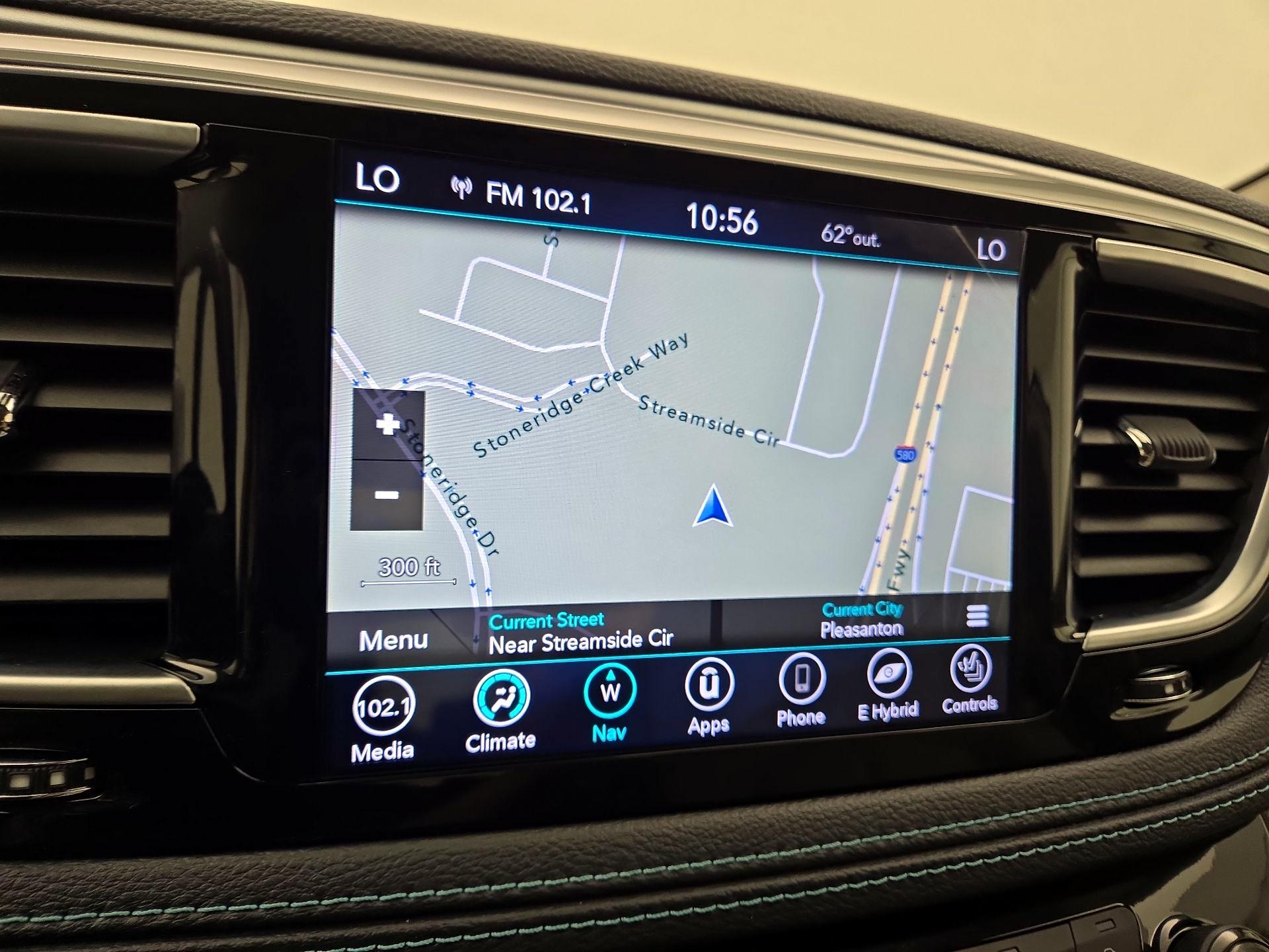 Thumbnail: 2020 Chrysler Pacifica - 14