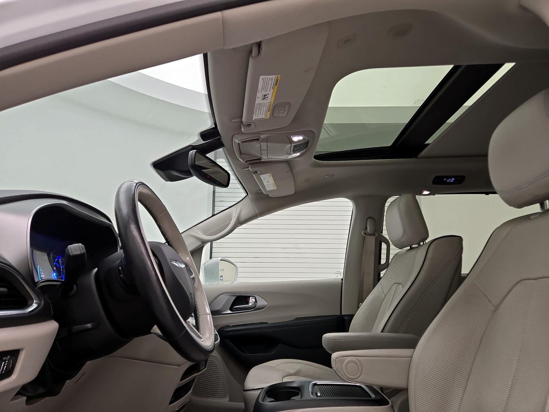 Thumbnail: 2020 Chrysler Pacifica - 20