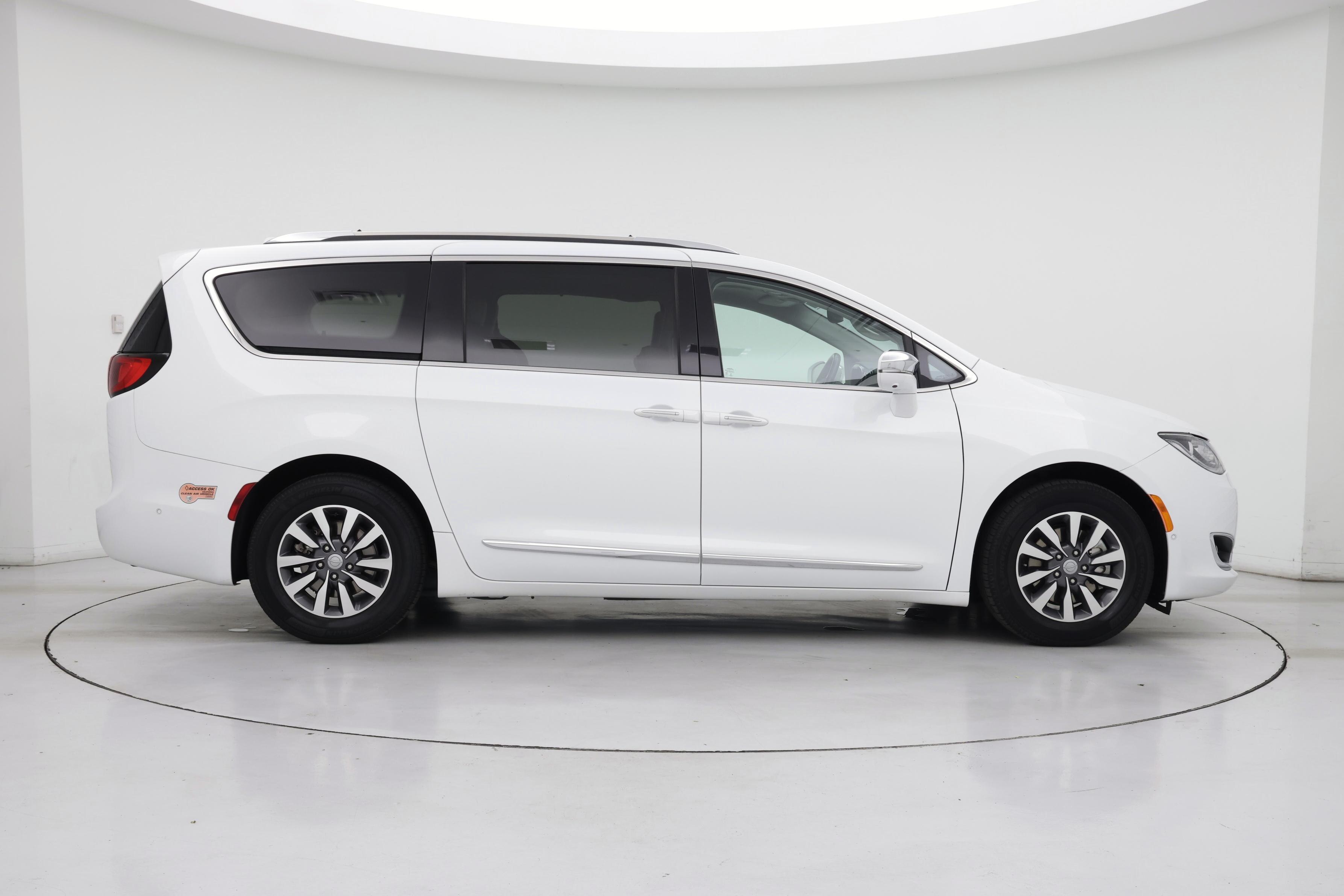 Thumbnail: 2020 Chrysler Pacifica - 7