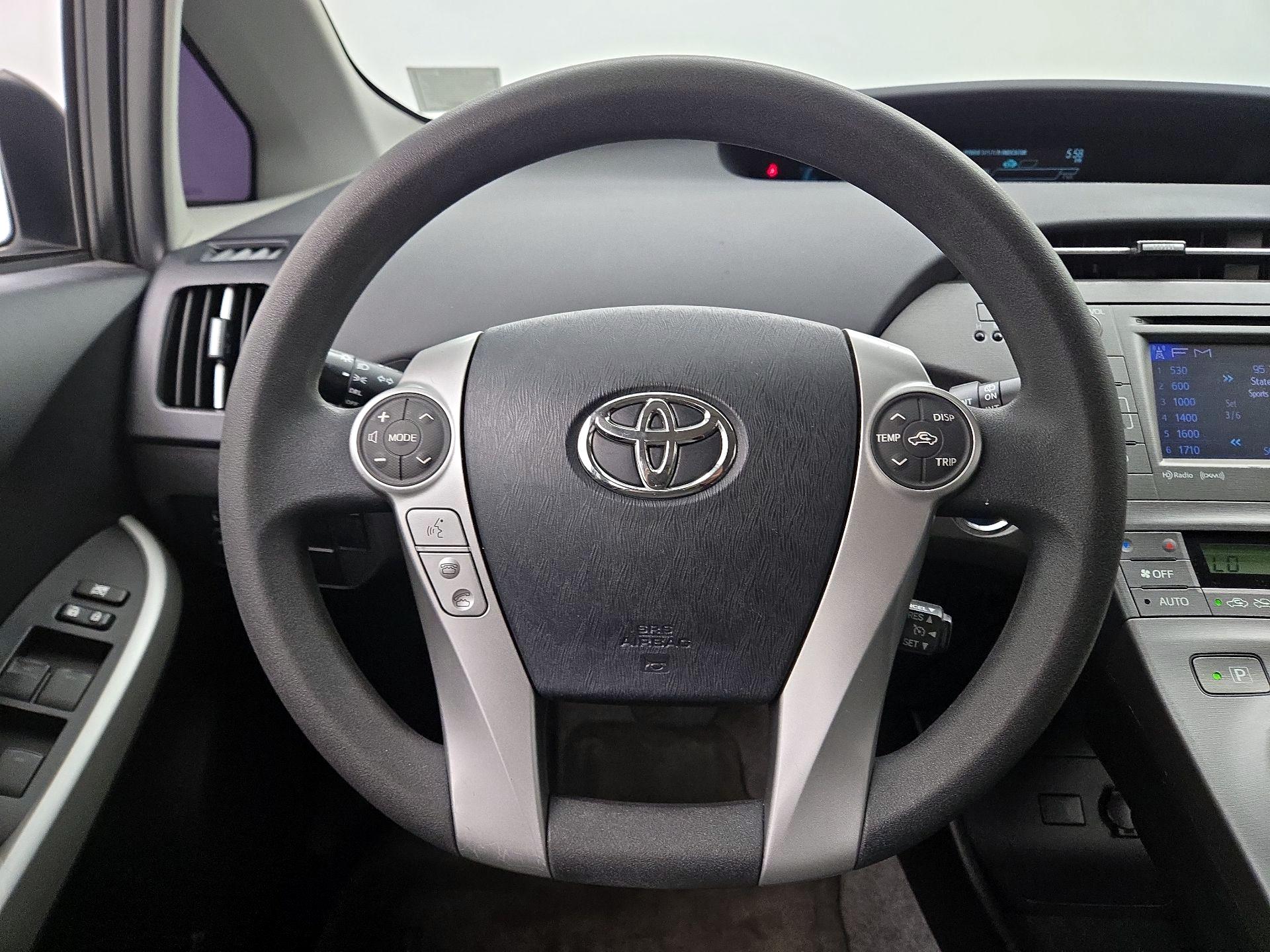 Thumbnail: 2014 Toyota Prius - 10