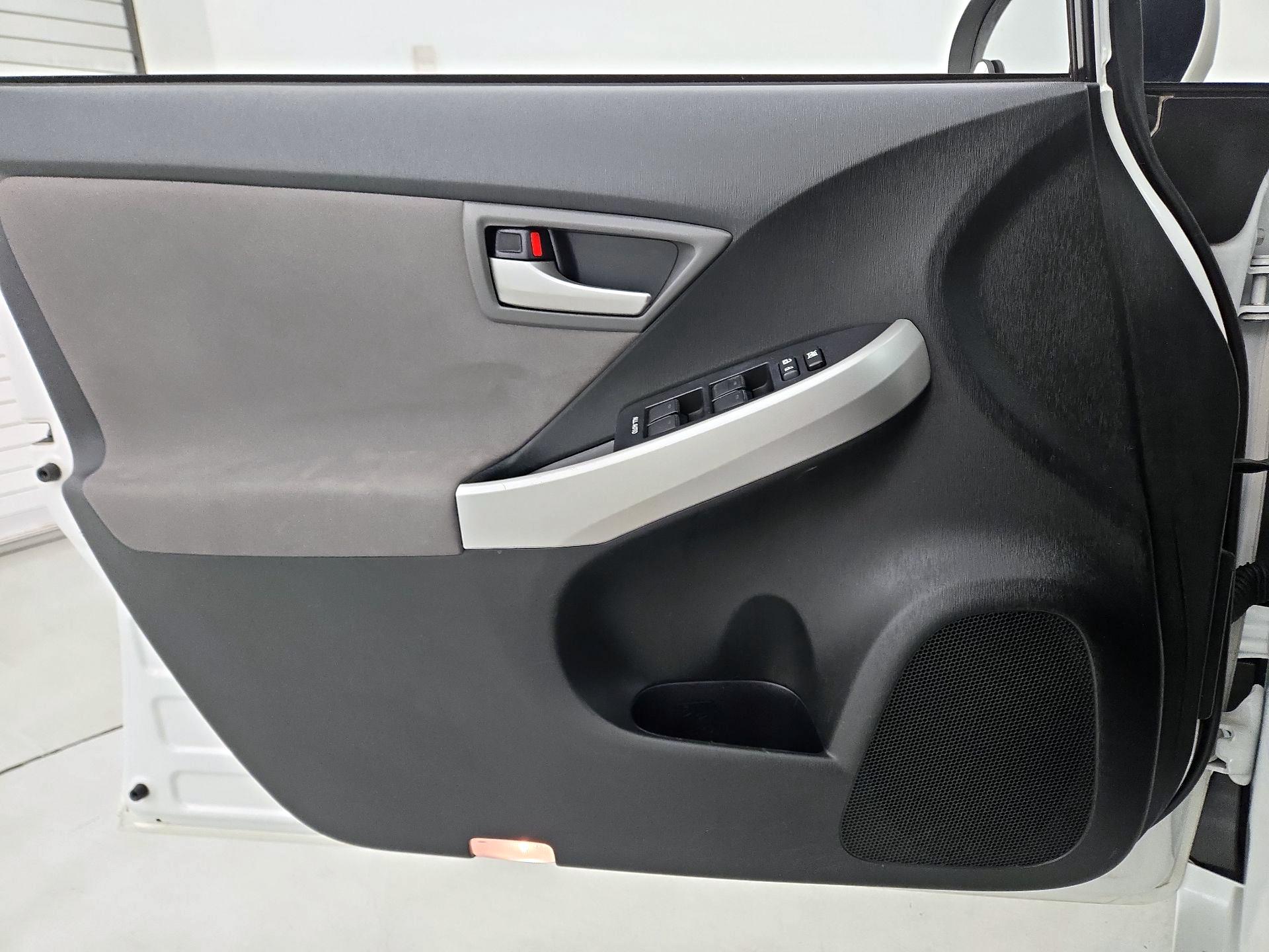 Thumbnail: 2014 Toyota Prius - 12