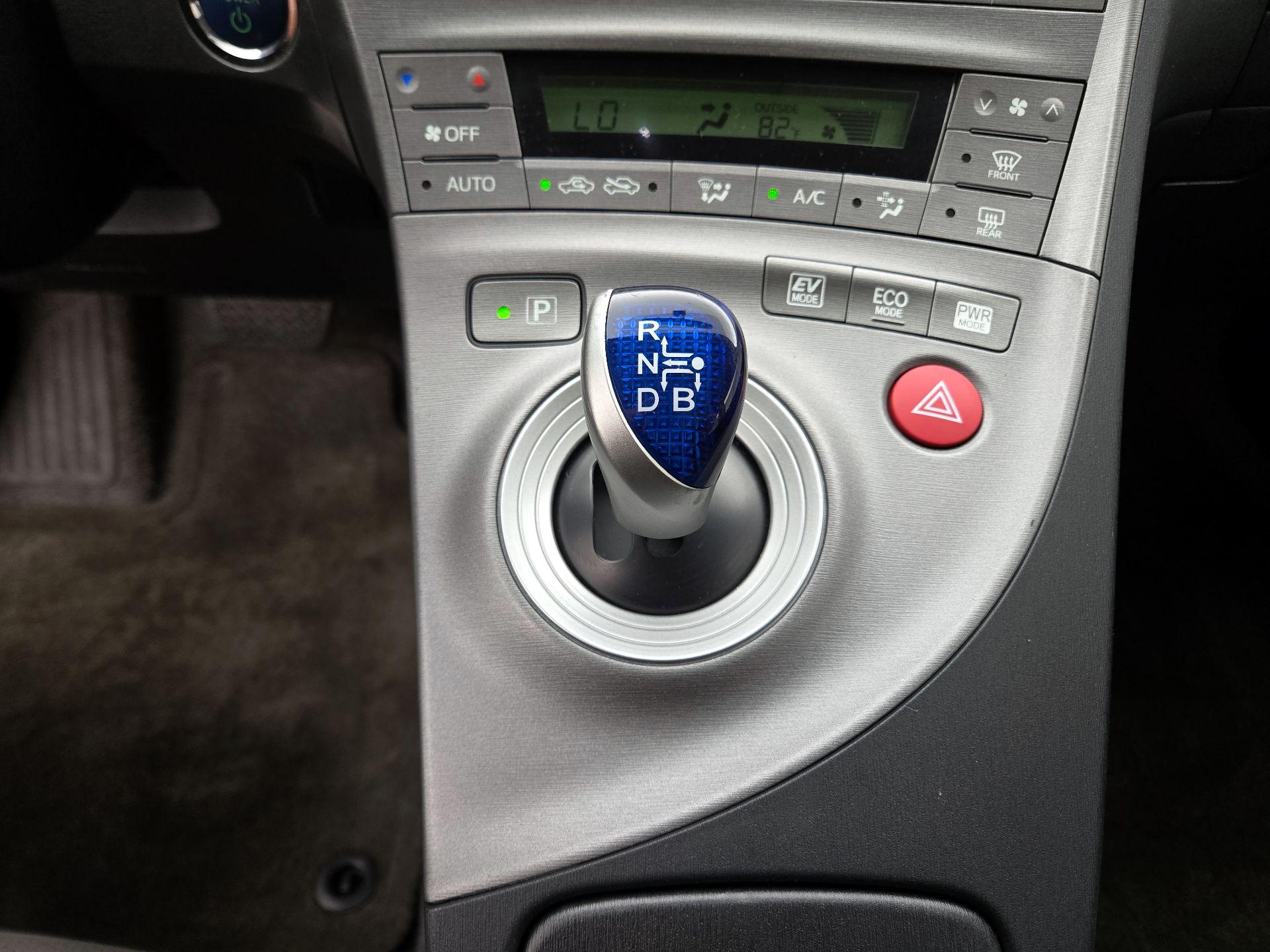 Thumbnail: 2014 Toyota Prius - 17