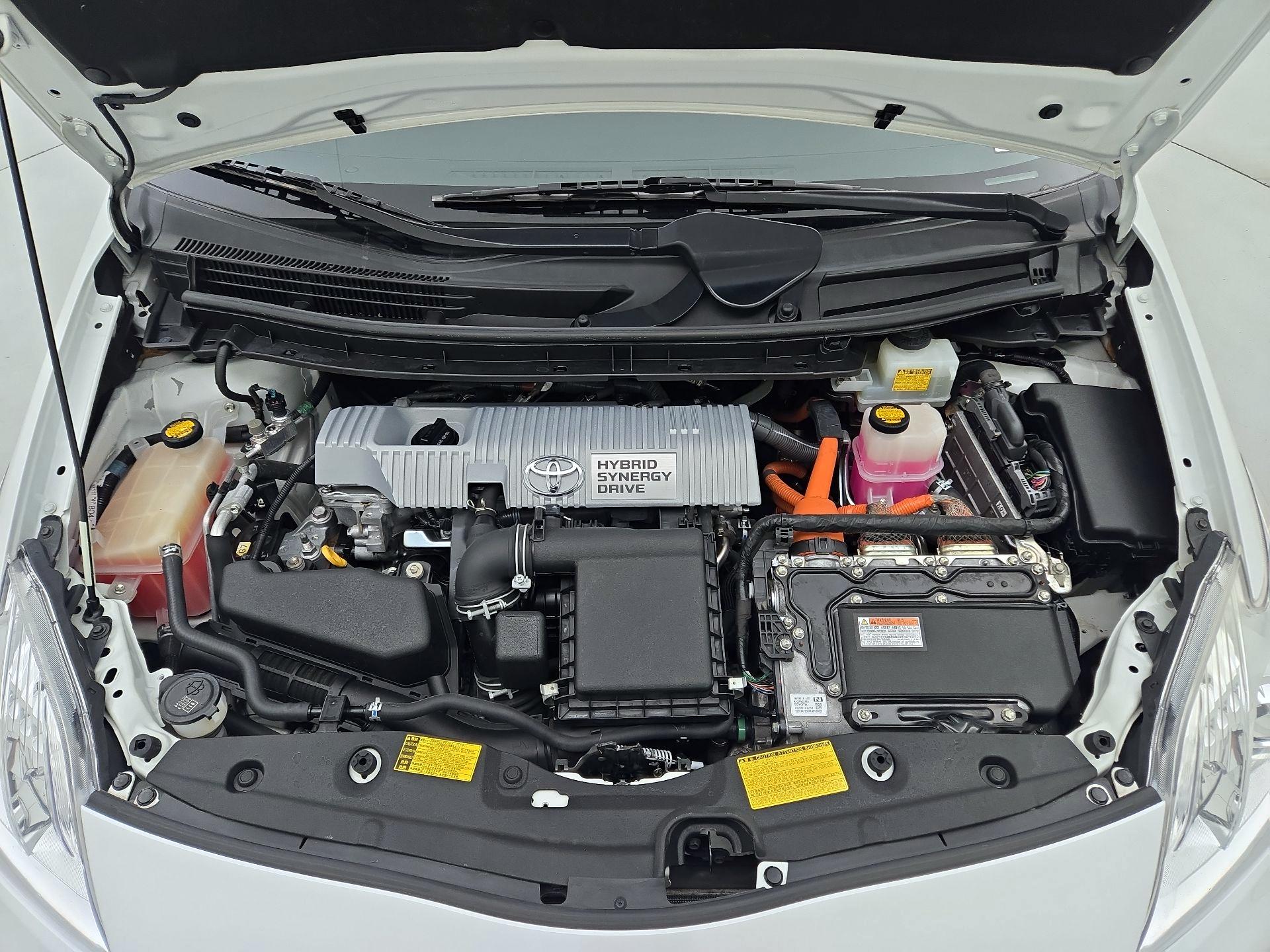 Thumbnail: 2014 Toyota Prius - 20