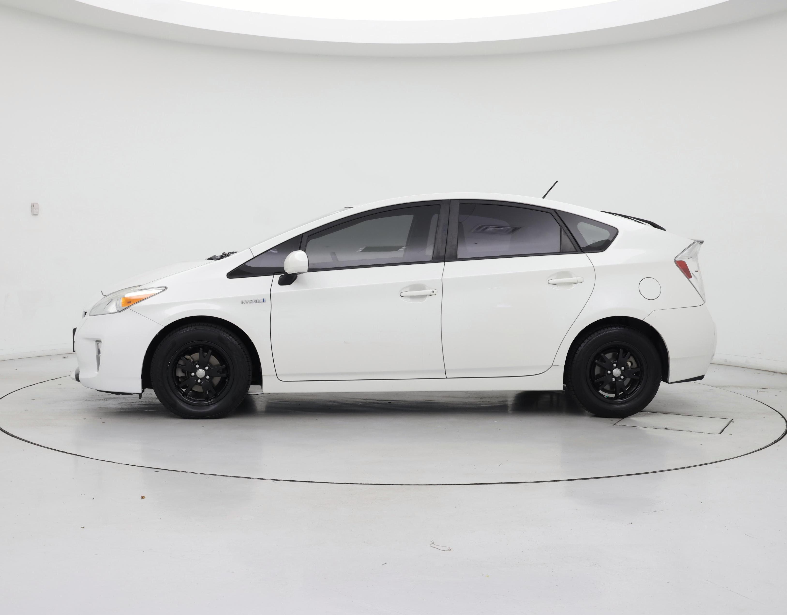 Thumbnail: 2014 Toyota Prius - 3