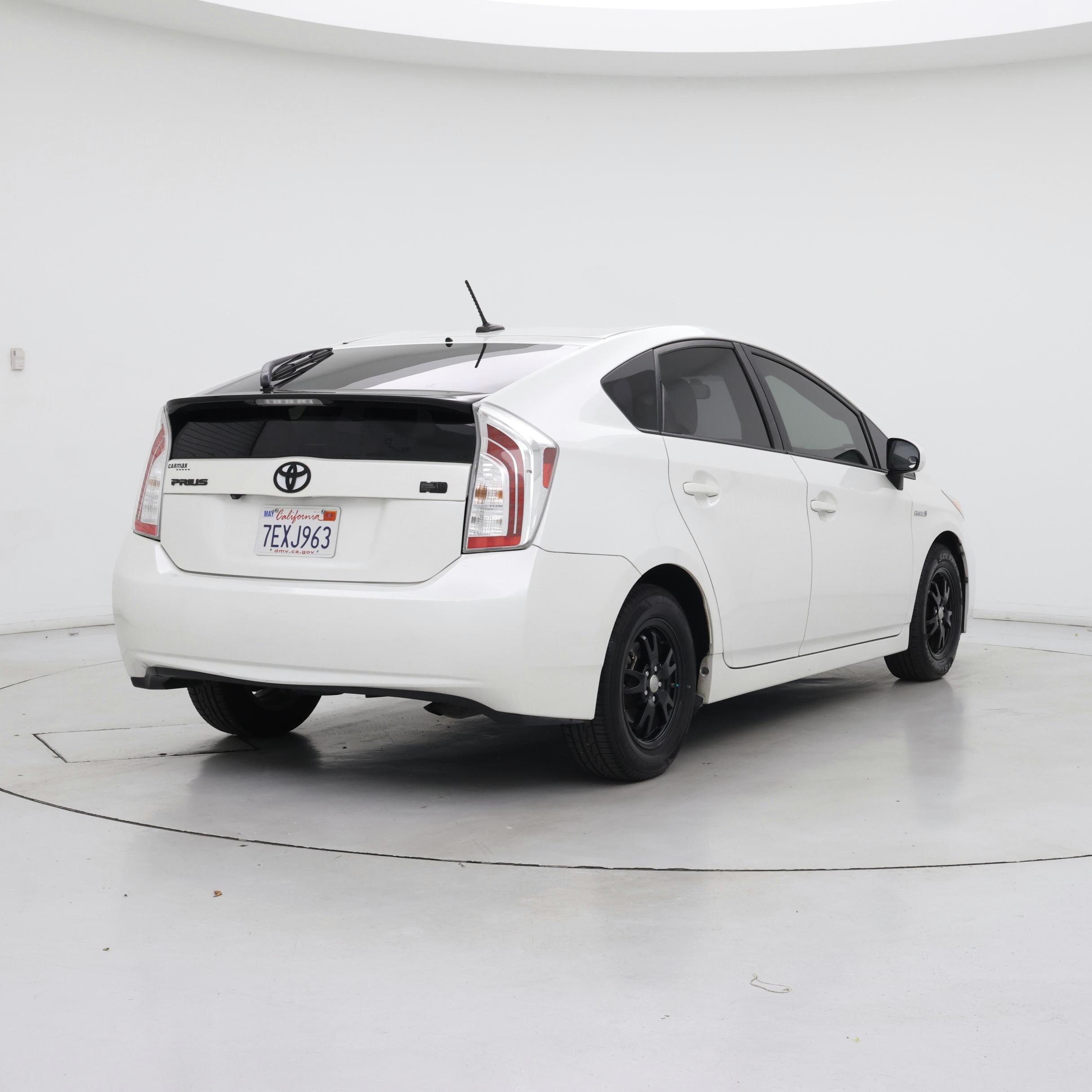 Thumbnail: 2014 Toyota Prius - 8