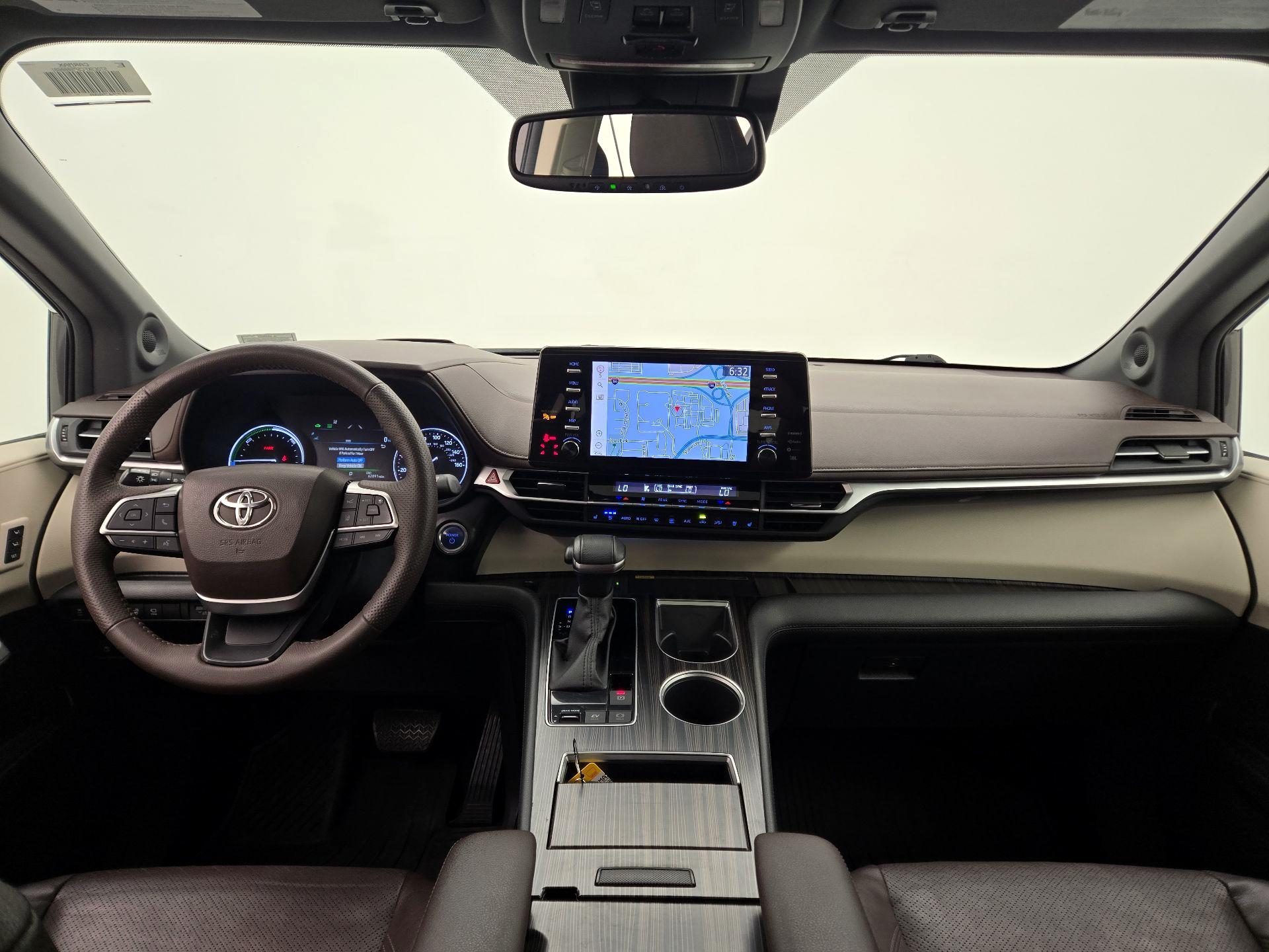 Thumbnail: 2023 Toyota Sienna - 9