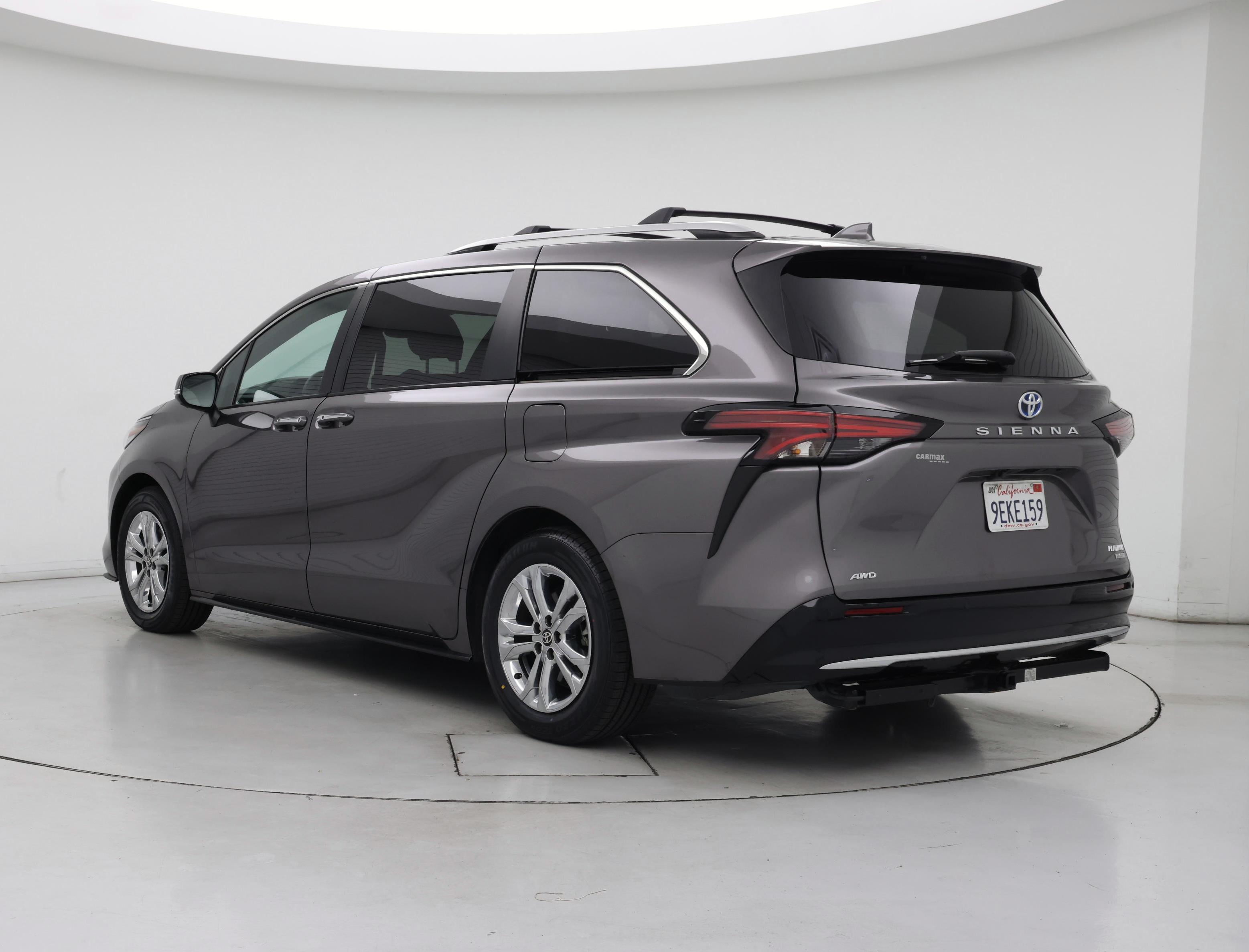Thumbnail: 2023 Toyota Sienna - 2