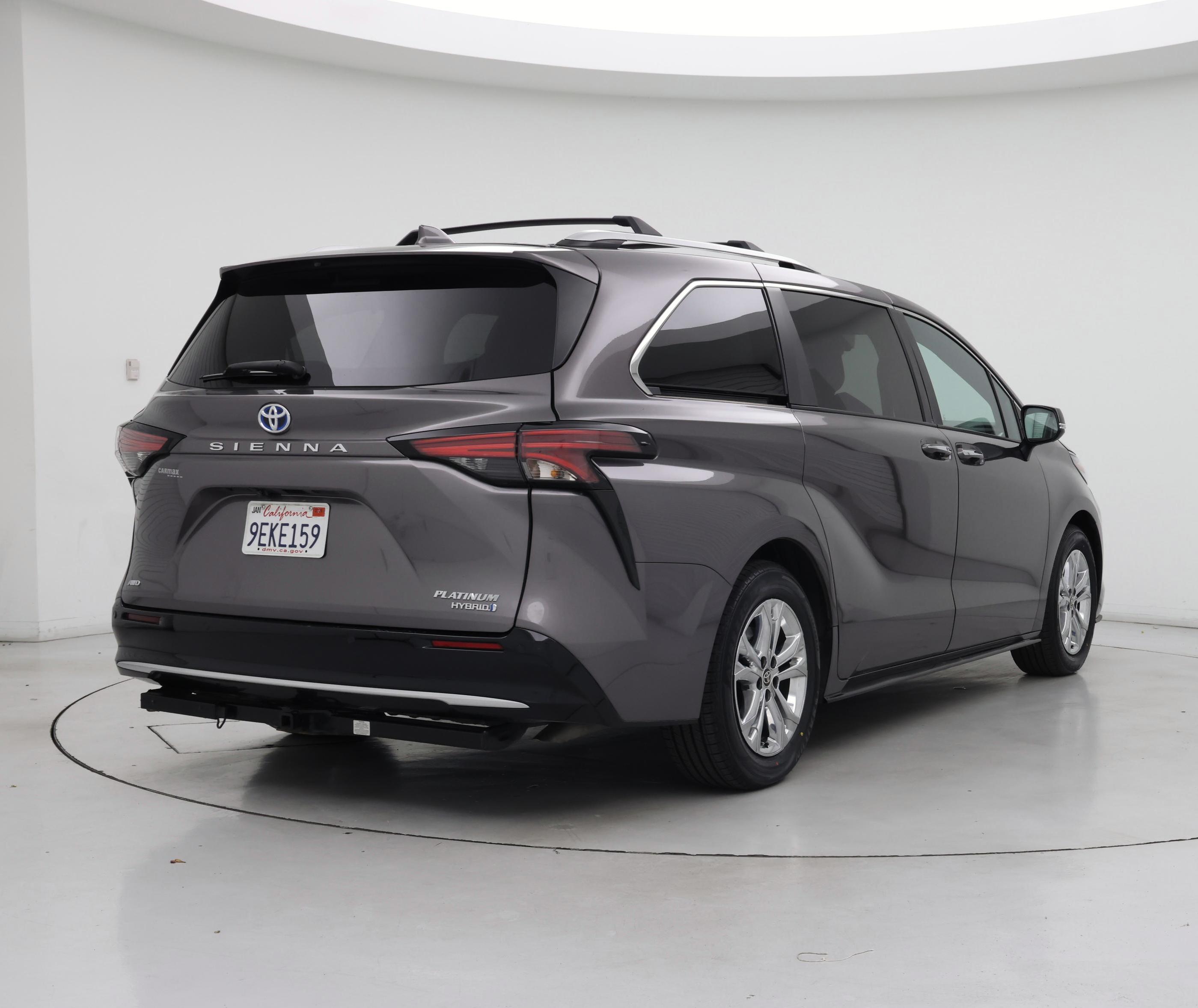 Thumbnail: 2023 Toyota Sienna - 8