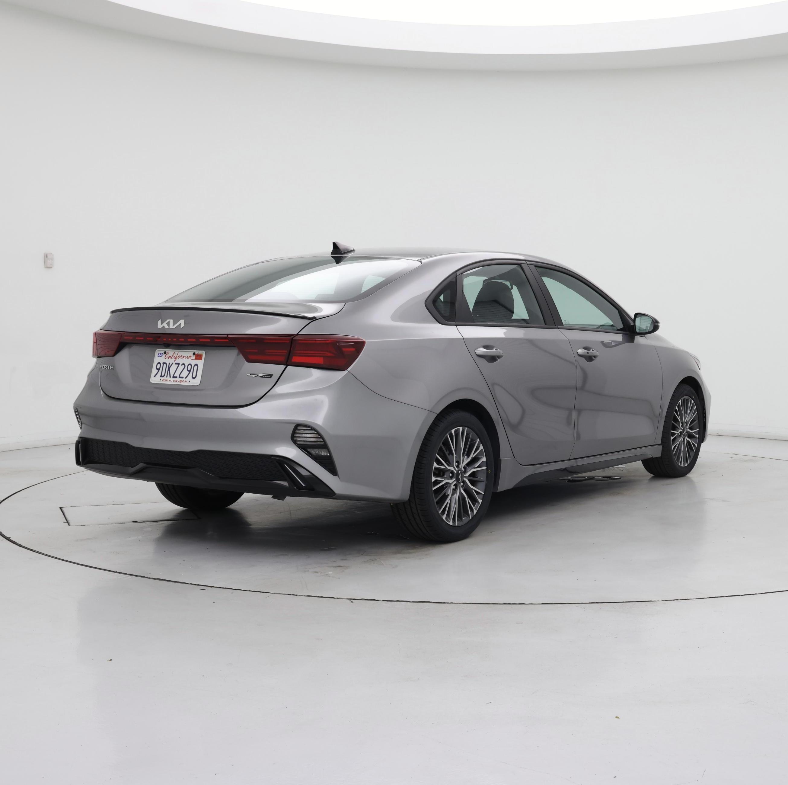 Thumbnail: 2023 Kia Forte - 8