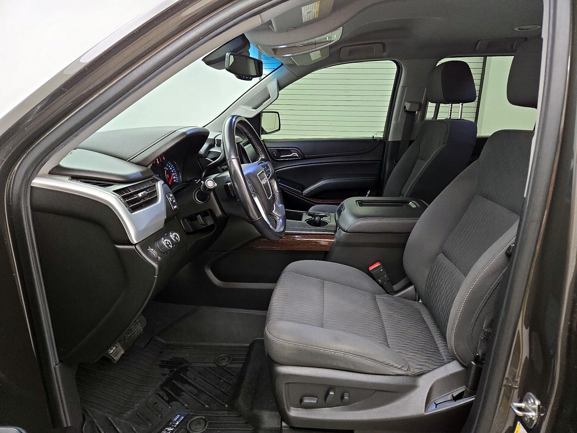 Thumbnail: 2019 GMC Yukon XL - 11