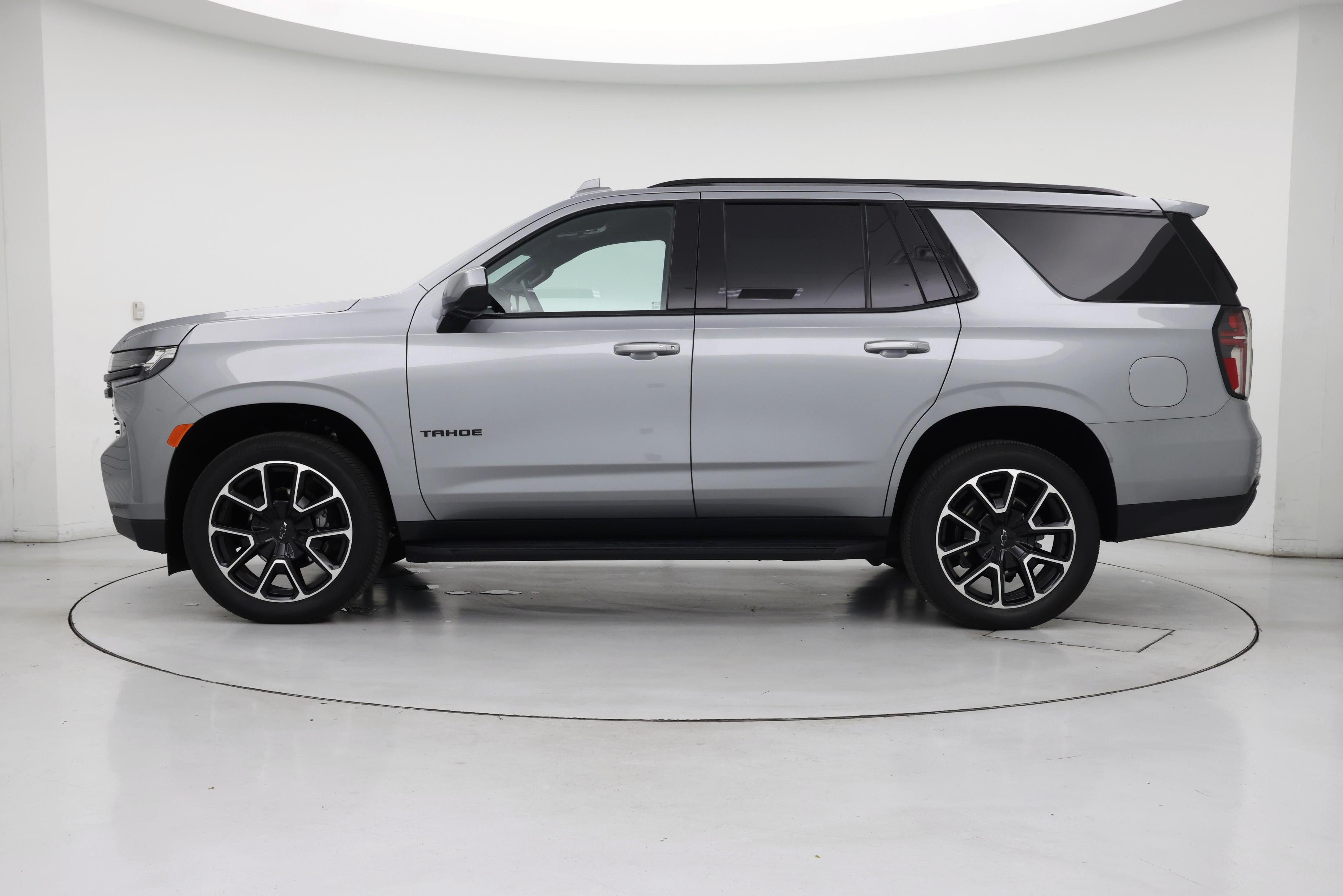 Thumbnail: 2024 Chevrolet Tahoe - 3