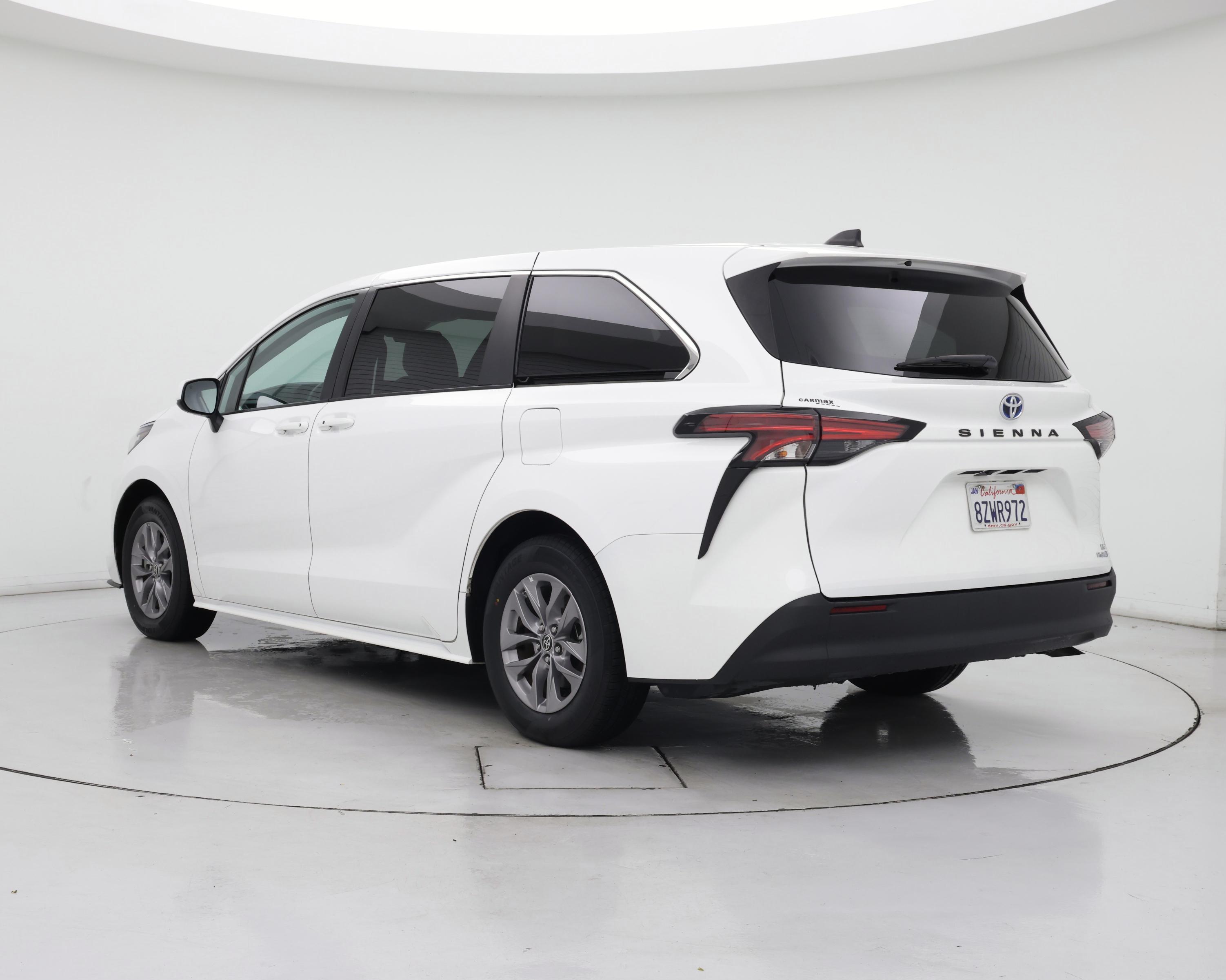 Thumbnail: 2022 Toyota Sienna - 2