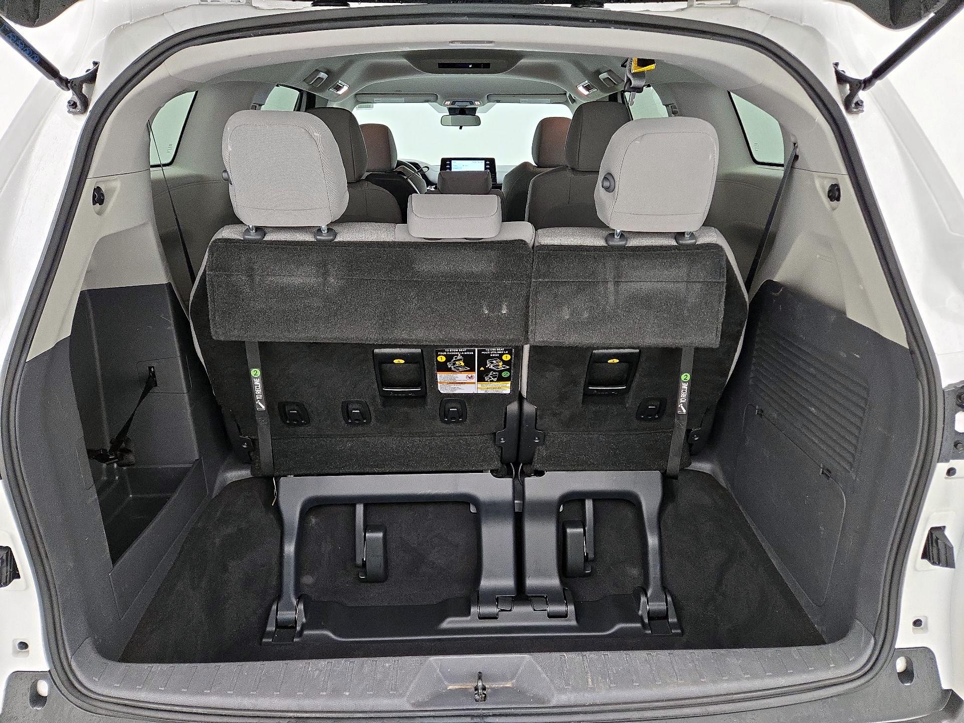 Thumbnail: 2022 Toyota Sienna - 20
