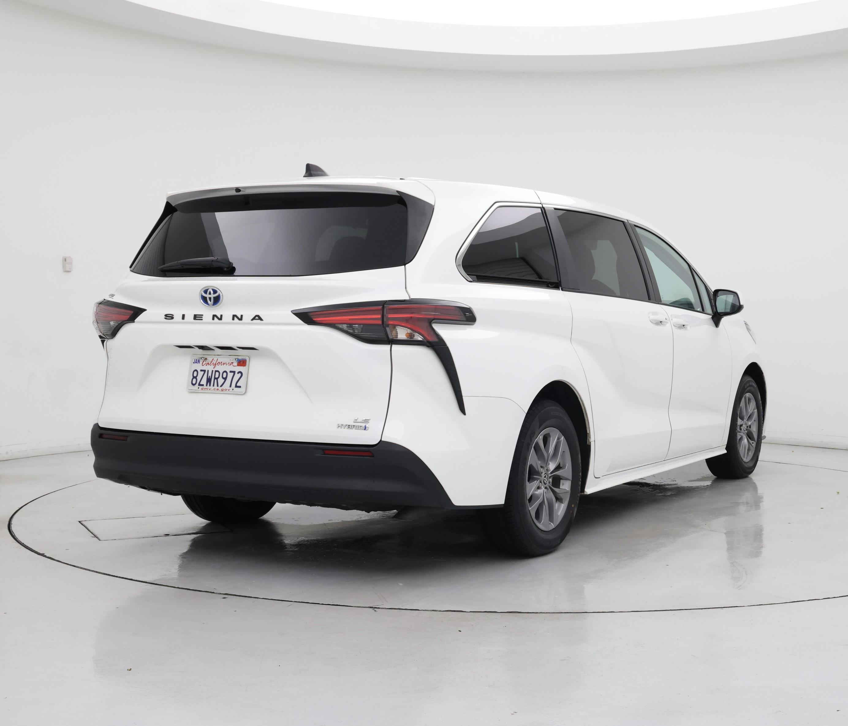 Thumbnail: 2022 Toyota Sienna - 8