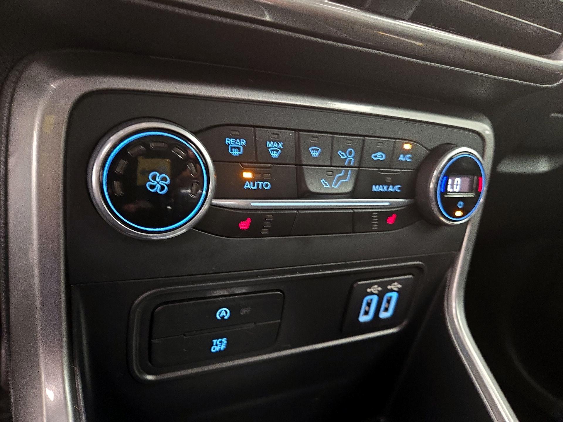 Thumbnail: 2018 Ford EcoSport - 16