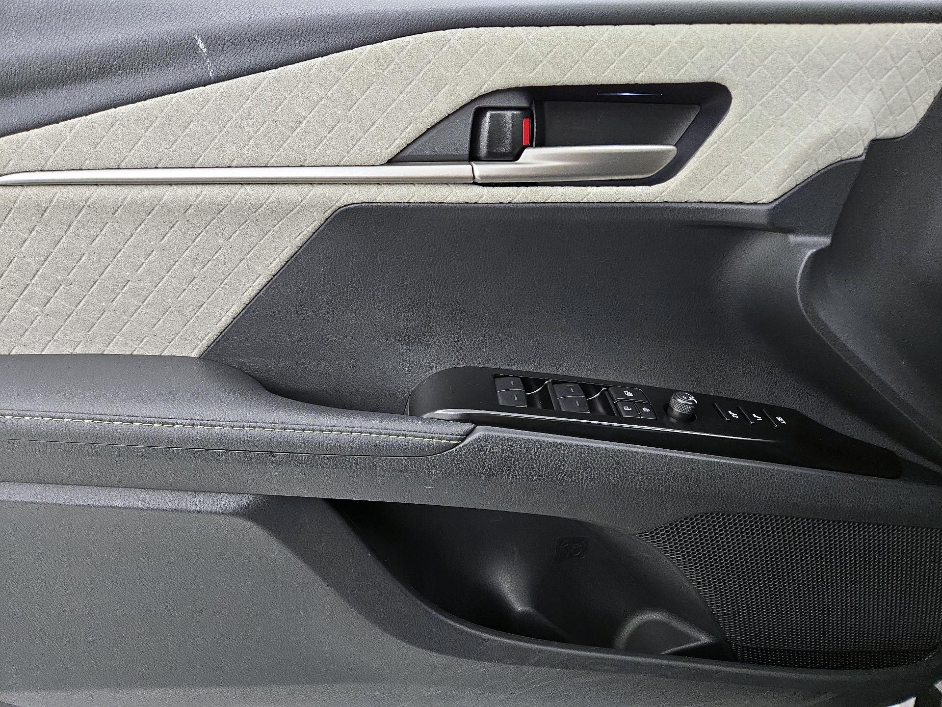 Thumbnail: 2025 Toyota Camry - 12