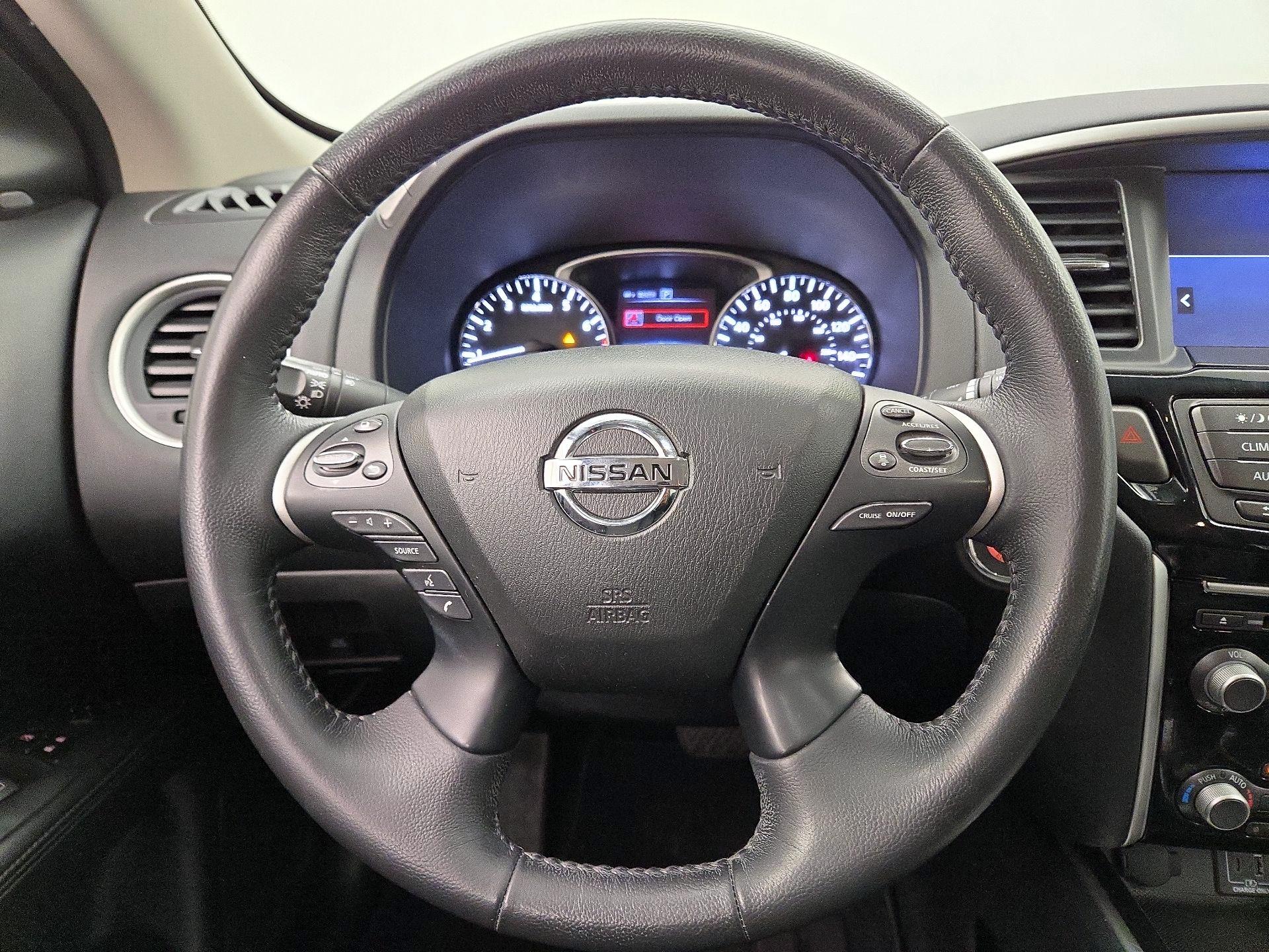 Thumbnail: 2019 Nissan Pathfinder - 10