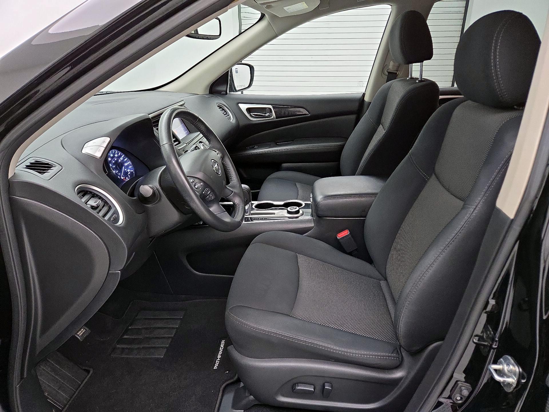 Thumbnail: 2019 Nissan Pathfinder - 11