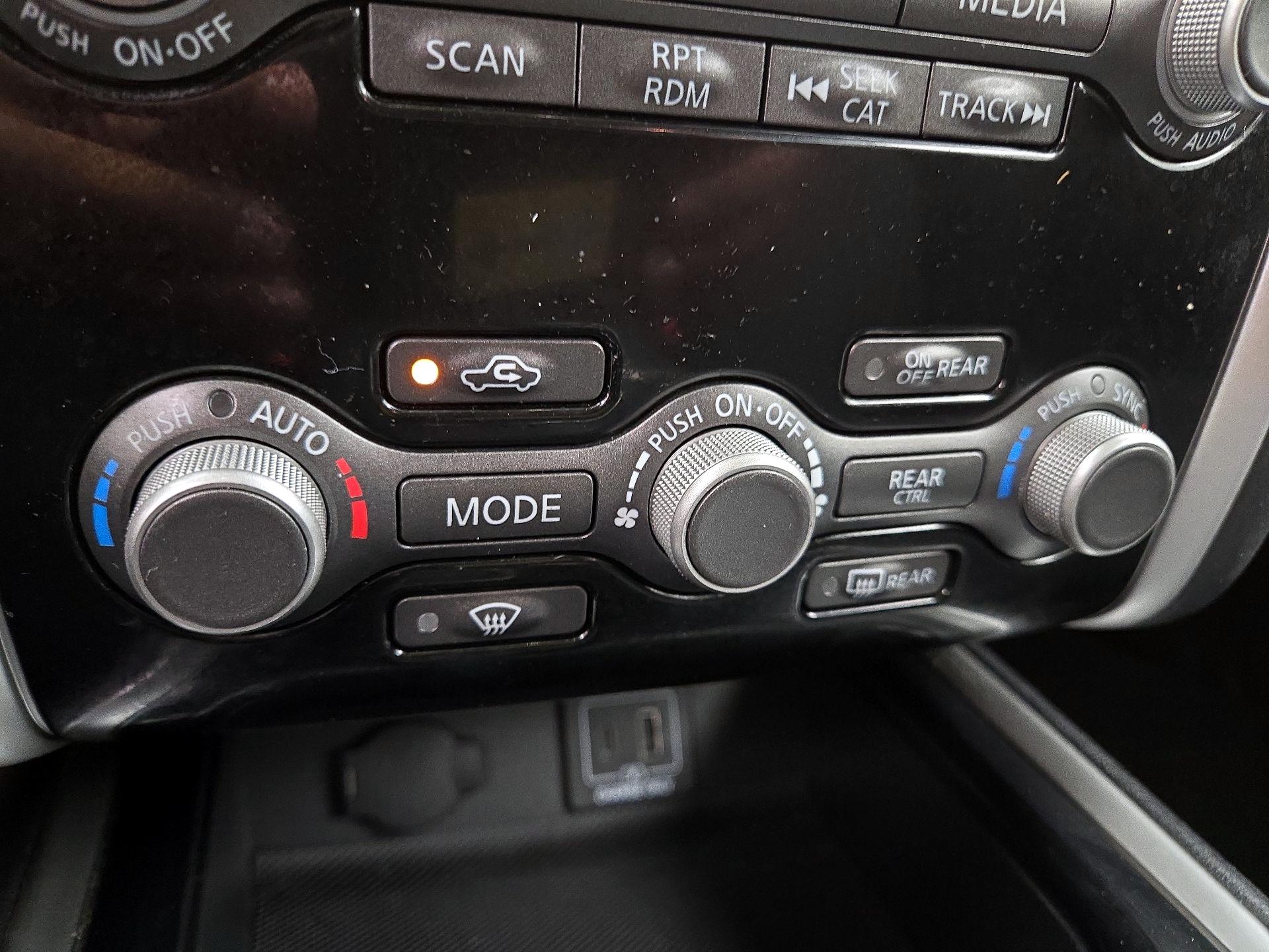 Thumbnail: 2019 Nissan Pathfinder - 16