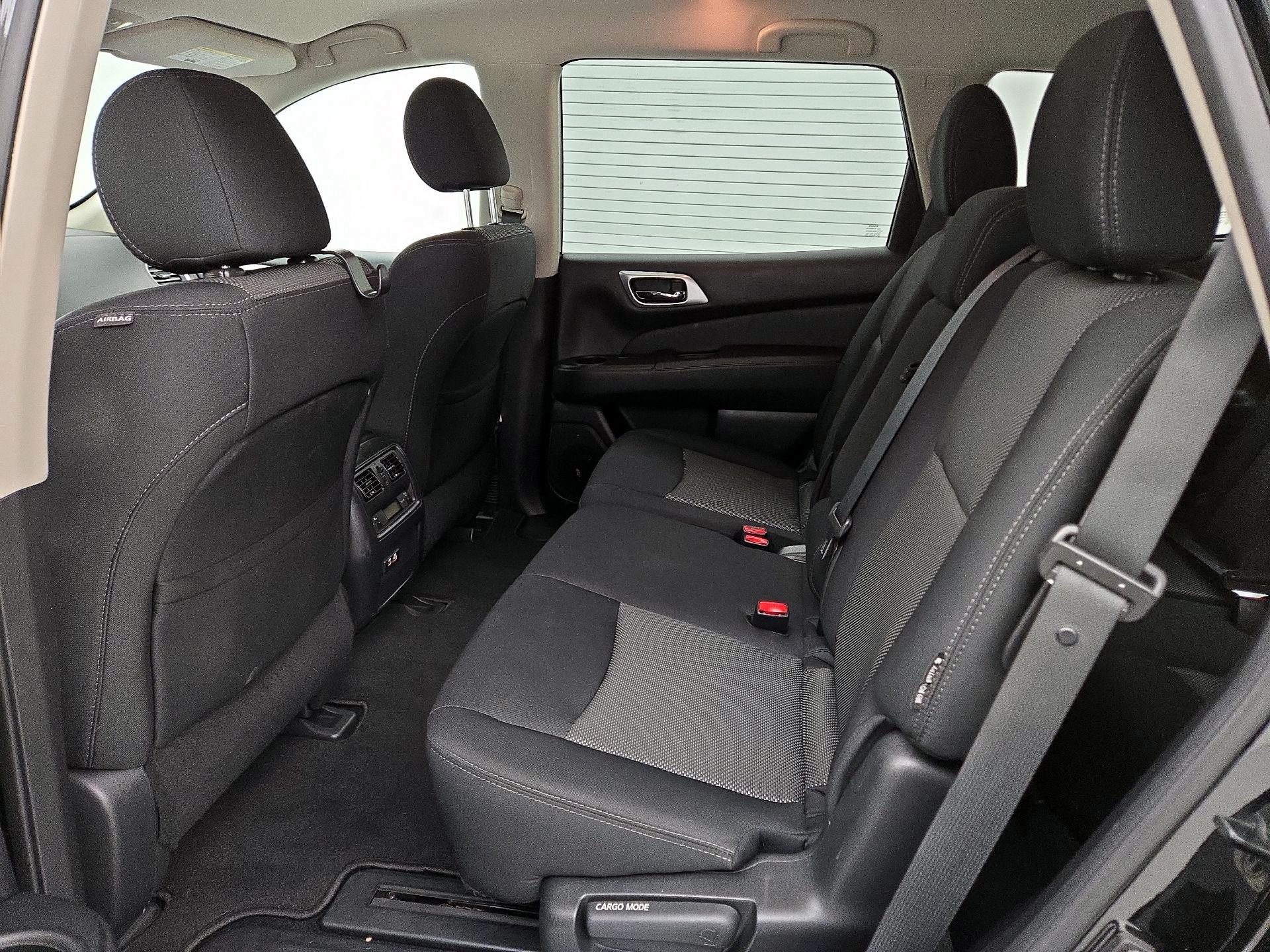 Thumbnail: 2019 Nissan Pathfinder - 19