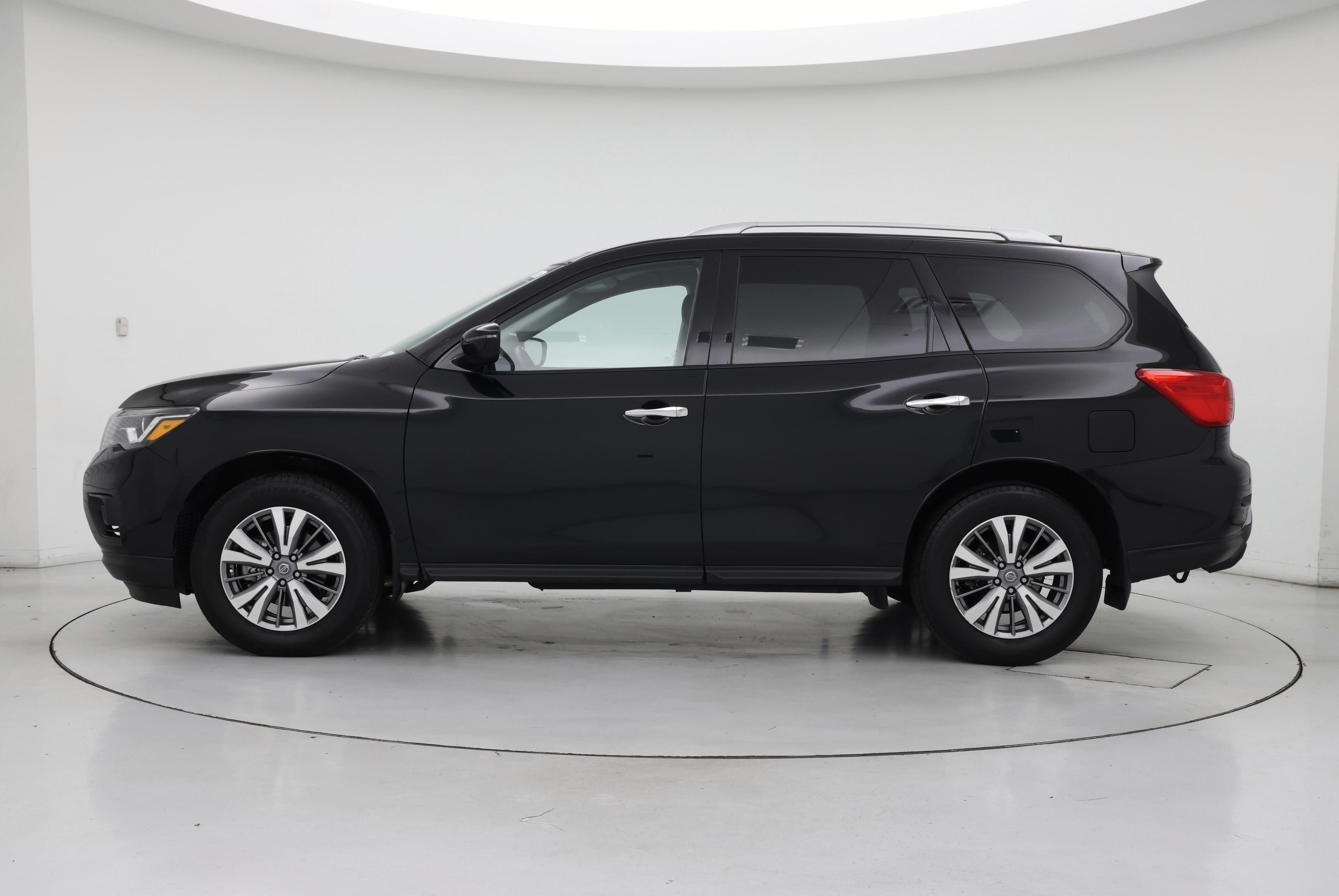 Thumbnail: 2019 Nissan Pathfinder - 3