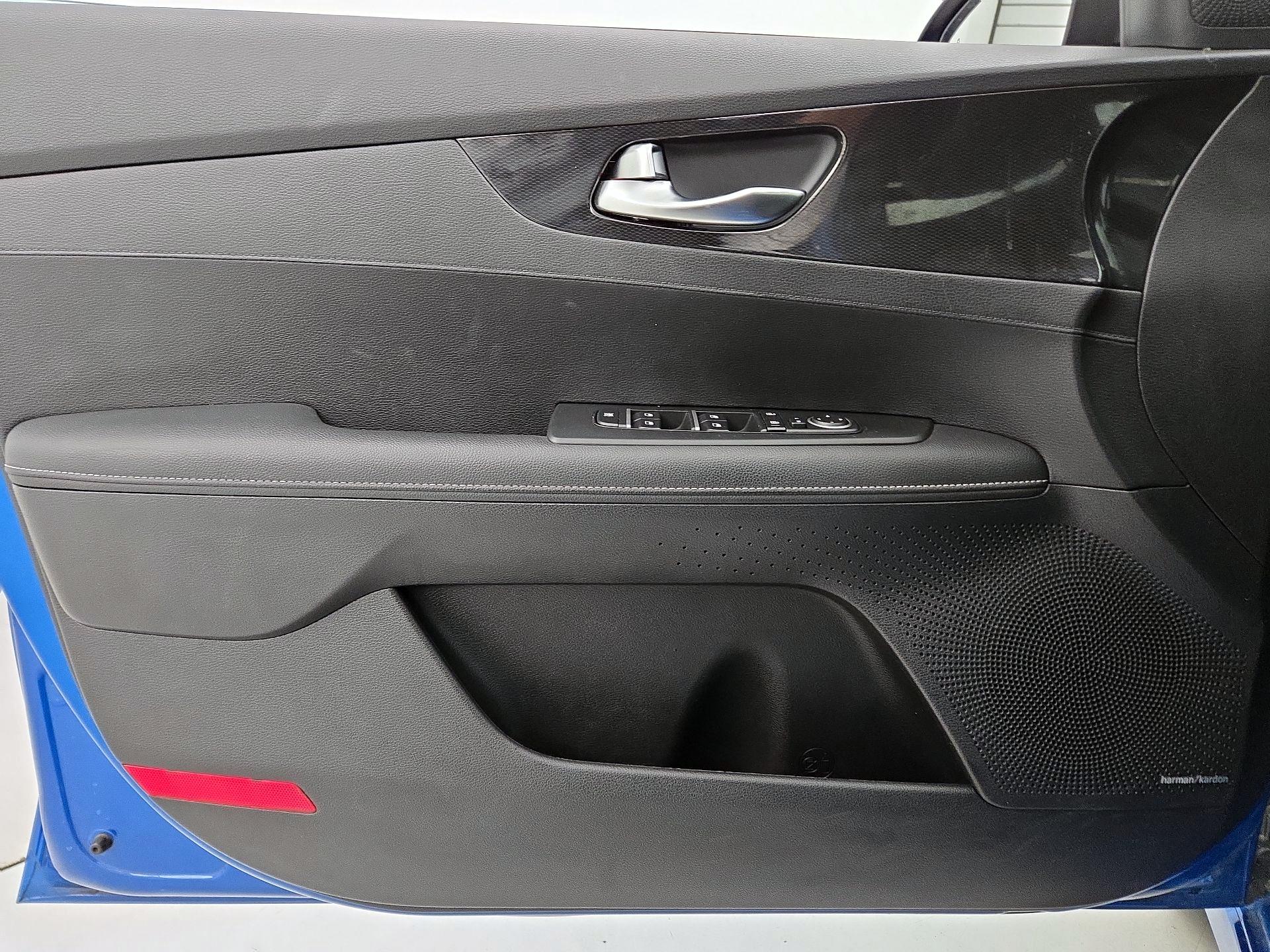 Thumbnail: 2023 Kia Forte - 12