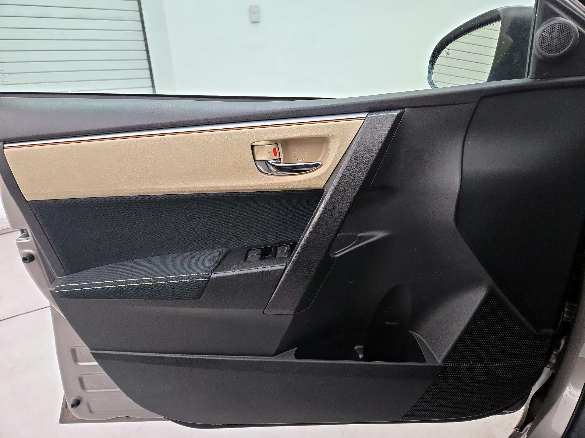 Thumbnail: 2015 Toyota Corolla - 12