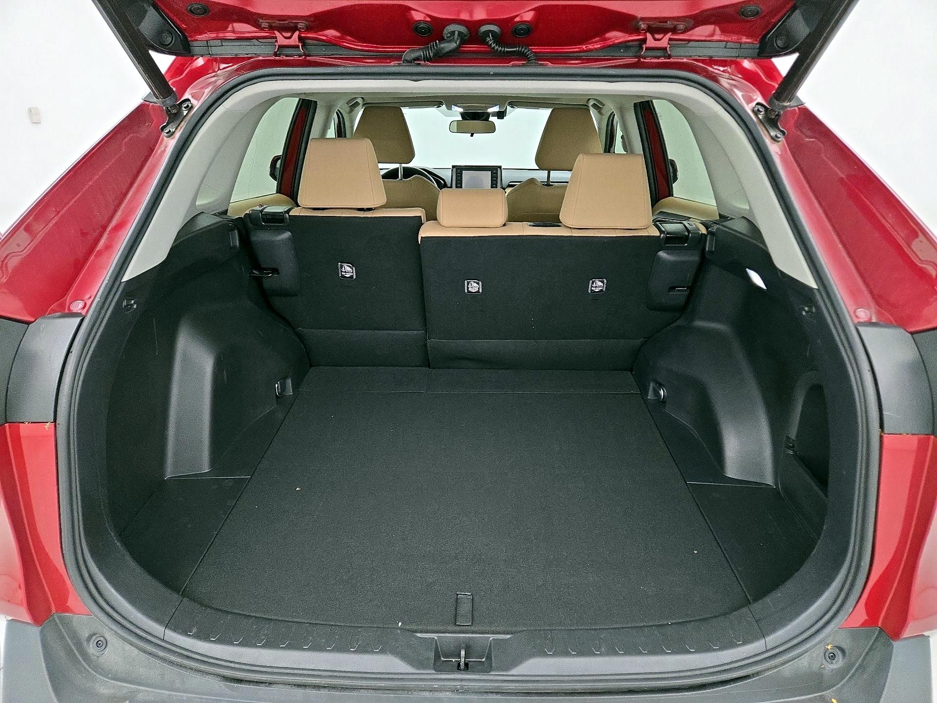 Thumbnail: 2022 Toyota RAV4 - 19