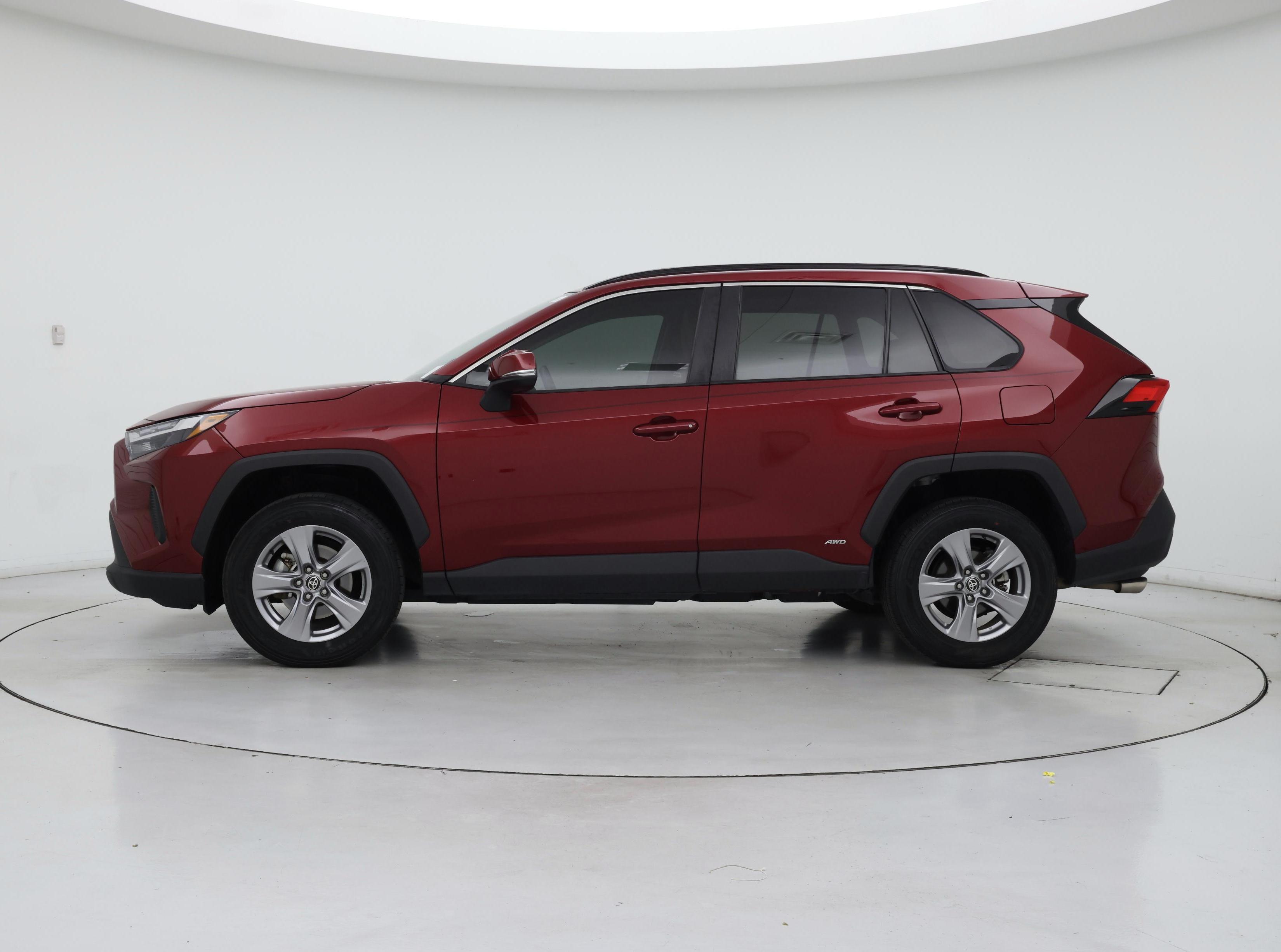 Thumbnail: 2022 Toyota RAV4 - 3