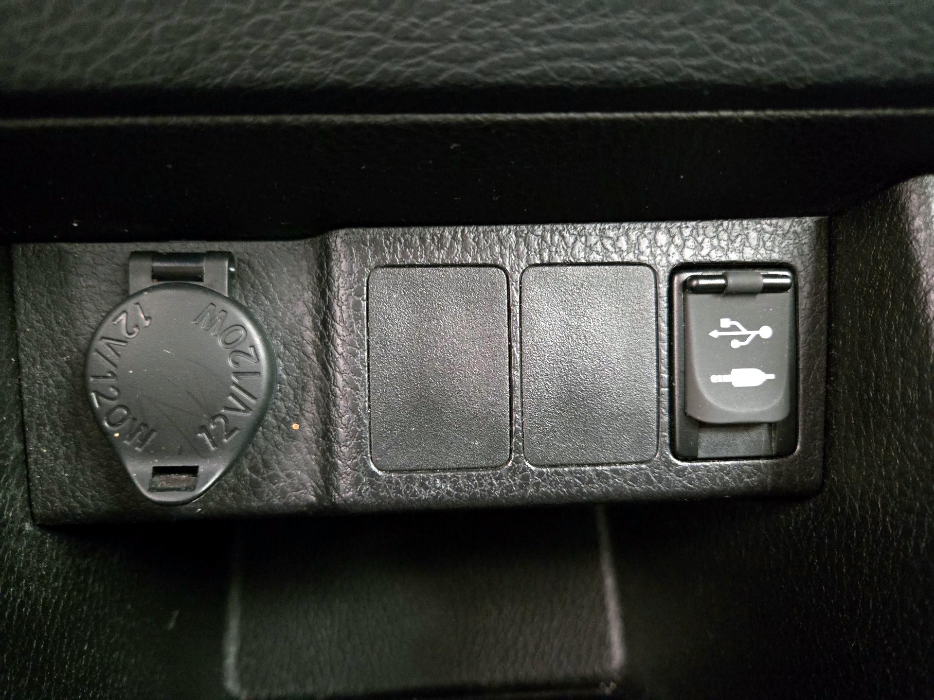 Thumbnail: 2016 Toyota Corolla - 18