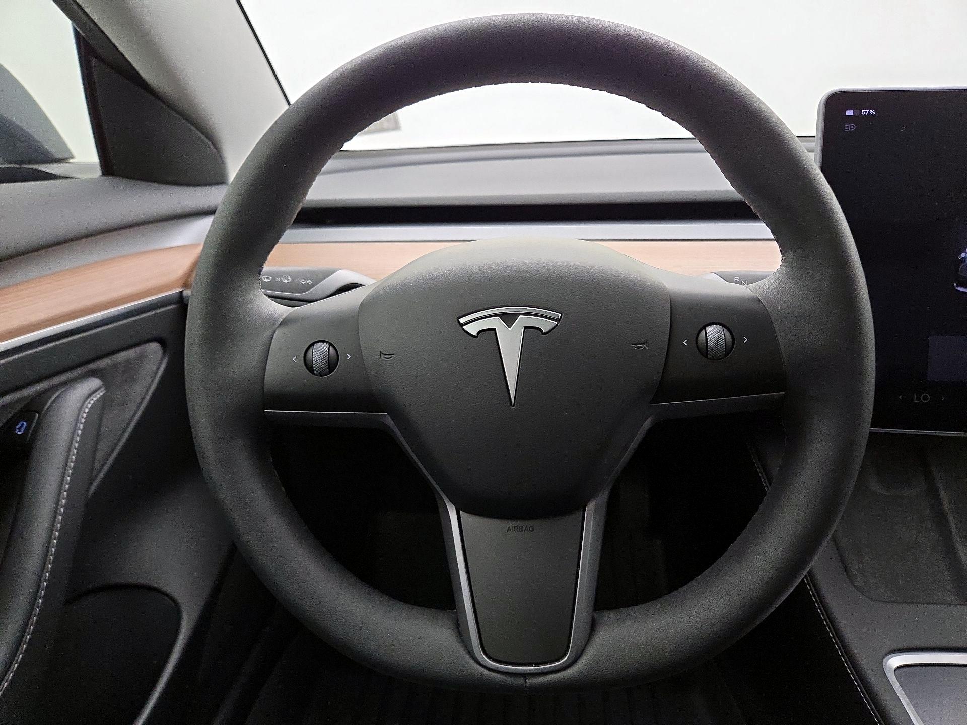Thumbnail: 2023 Tesla Model 3 - 10