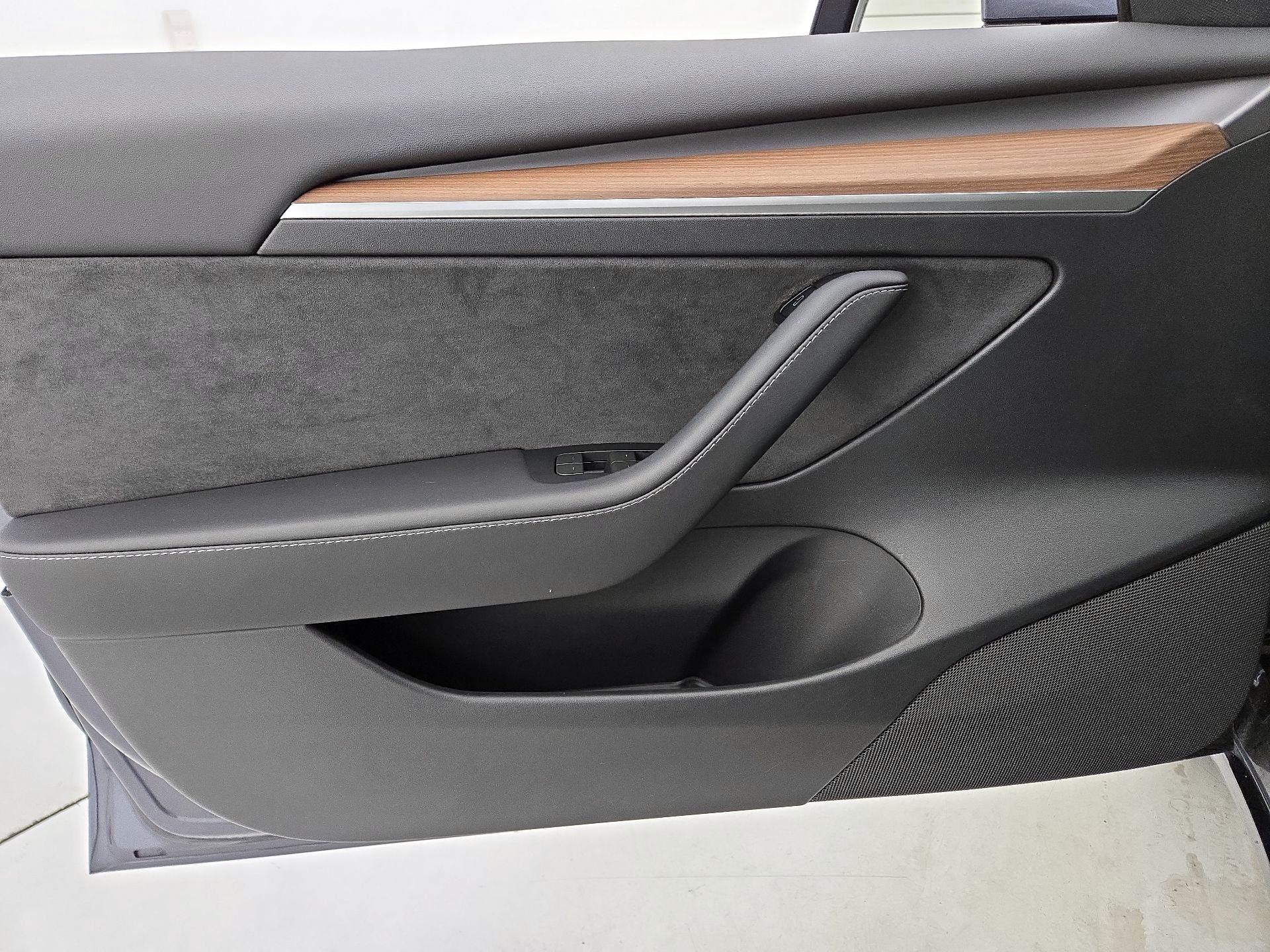 Thumbnail: 2023 Tesla Model 3 - 12