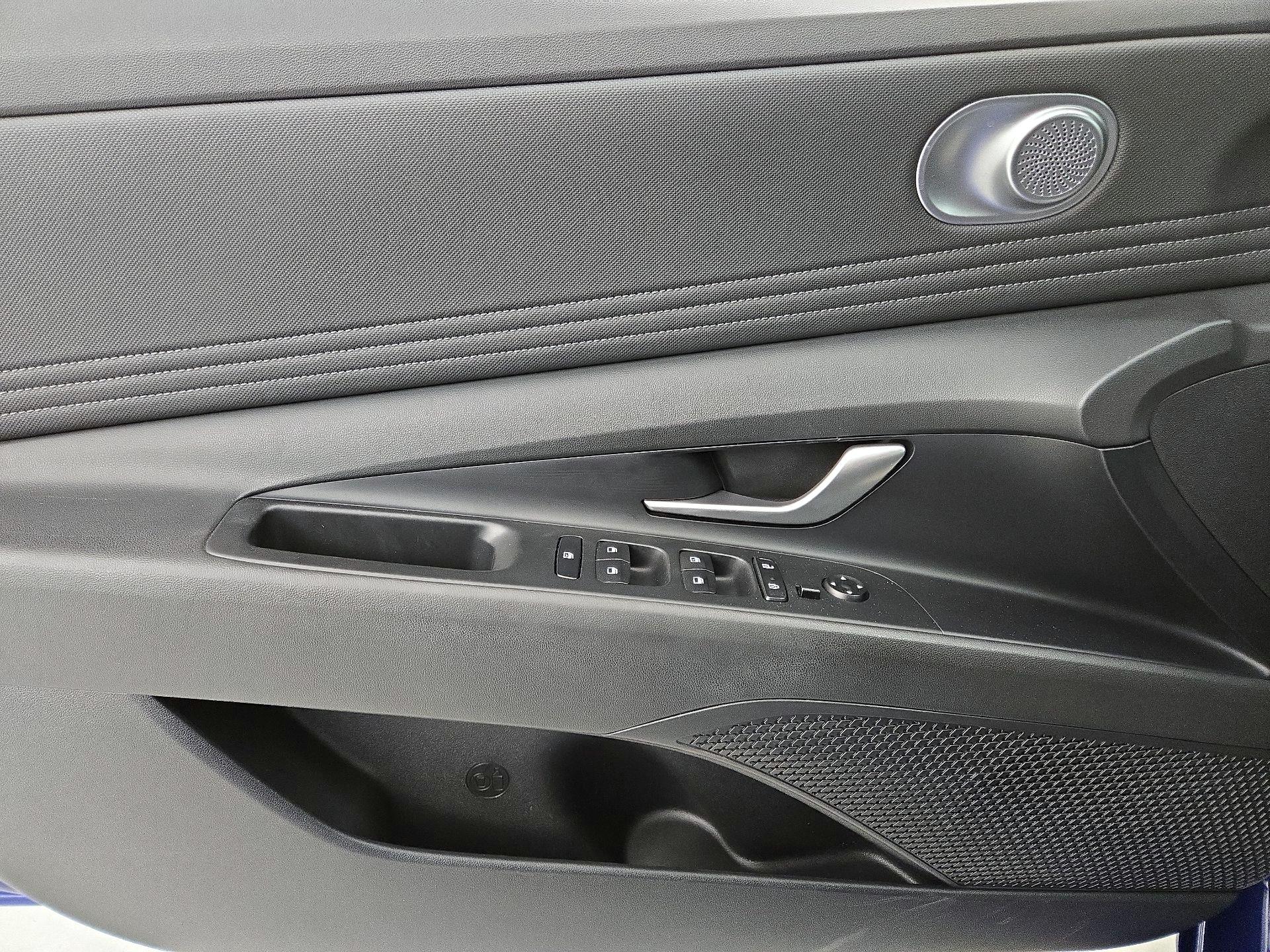 Thumbnail: 2023 Hyundai Elantra - 12