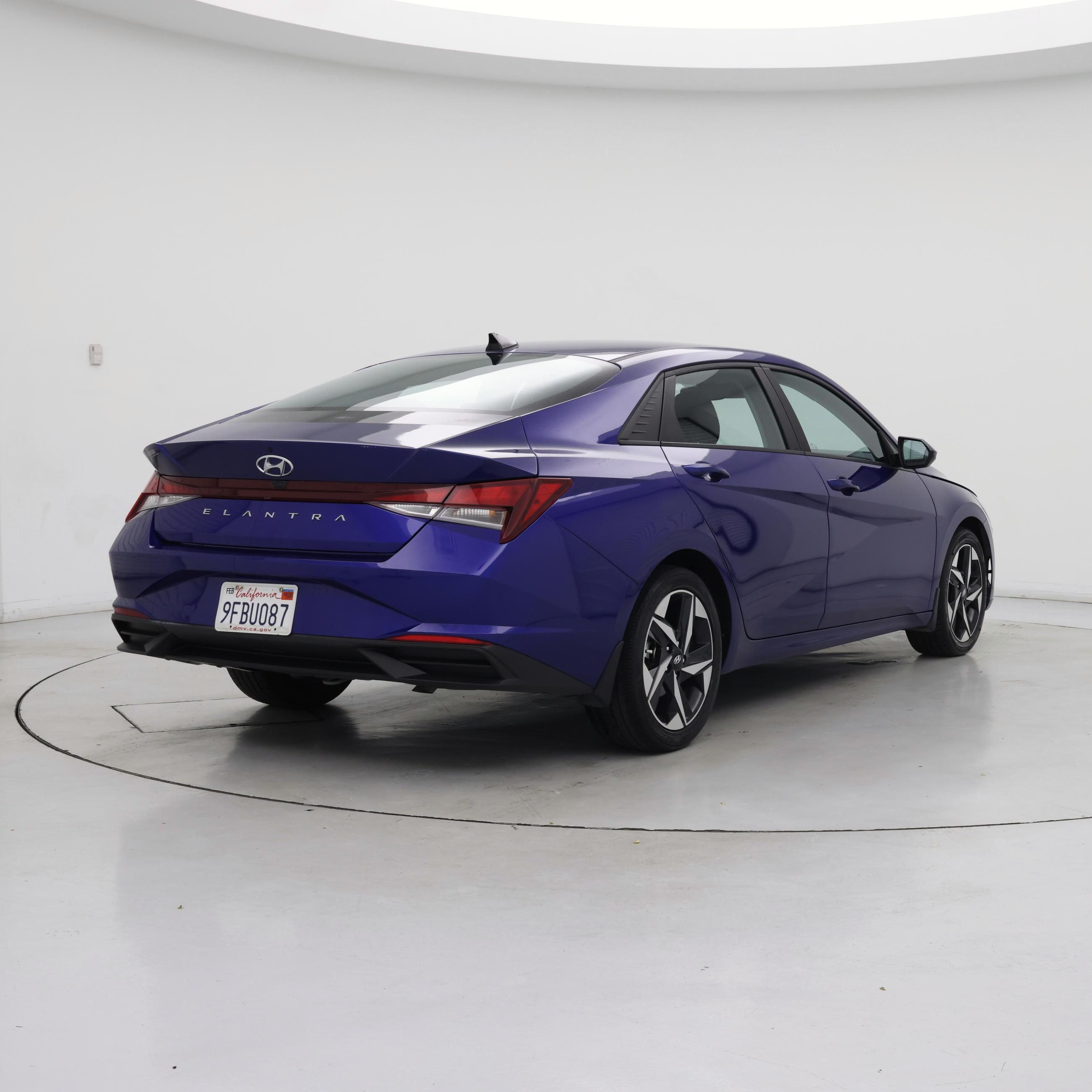 Thumbnail: 2023 Hyundai Elantra - 8