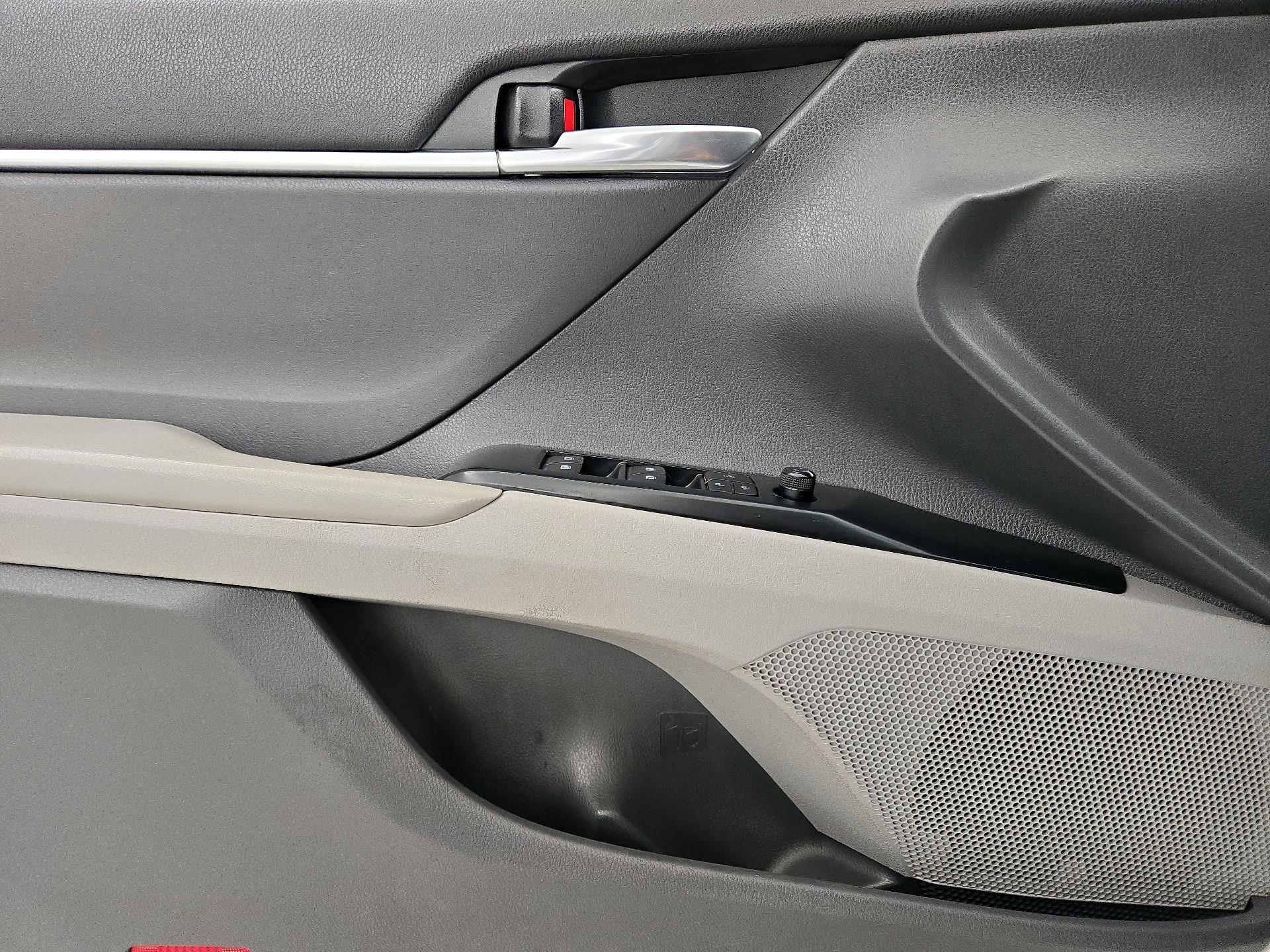 Thumbnail: 2020 Toyota Camry - 12