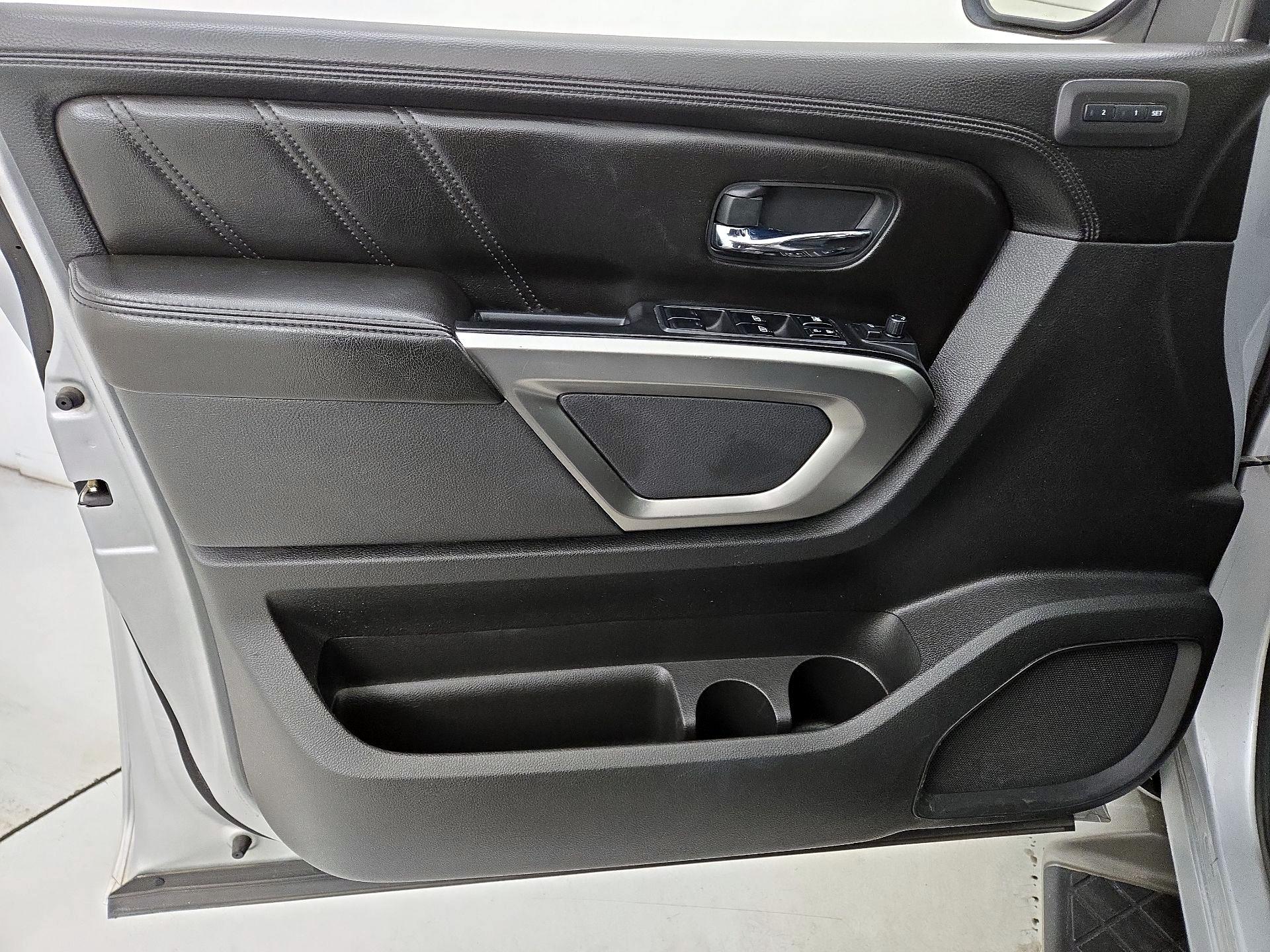 Thumbnail: 2015 Nissan Armada - 12