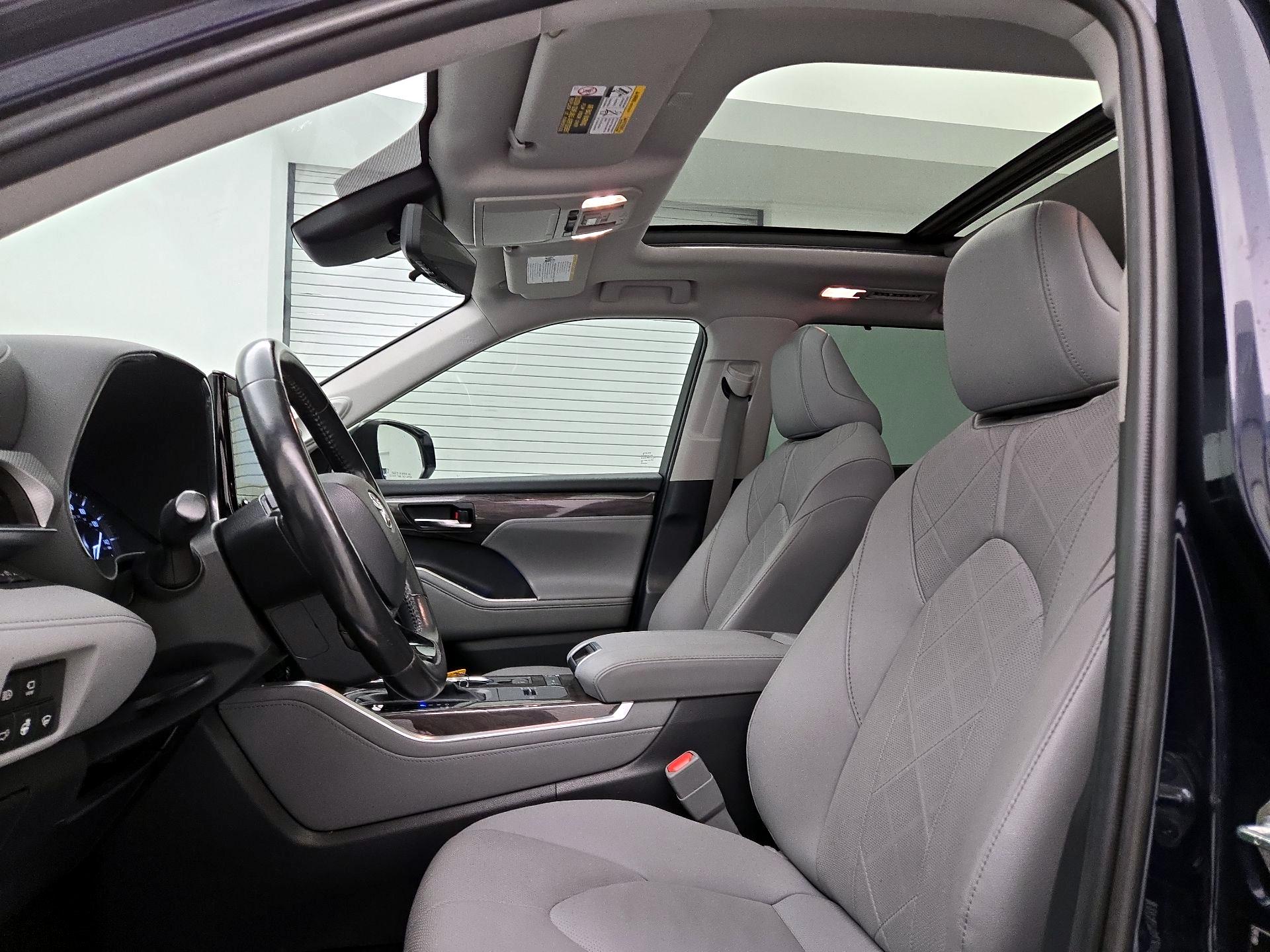 Thumbnail: 2020 Toyota Highlander - 20