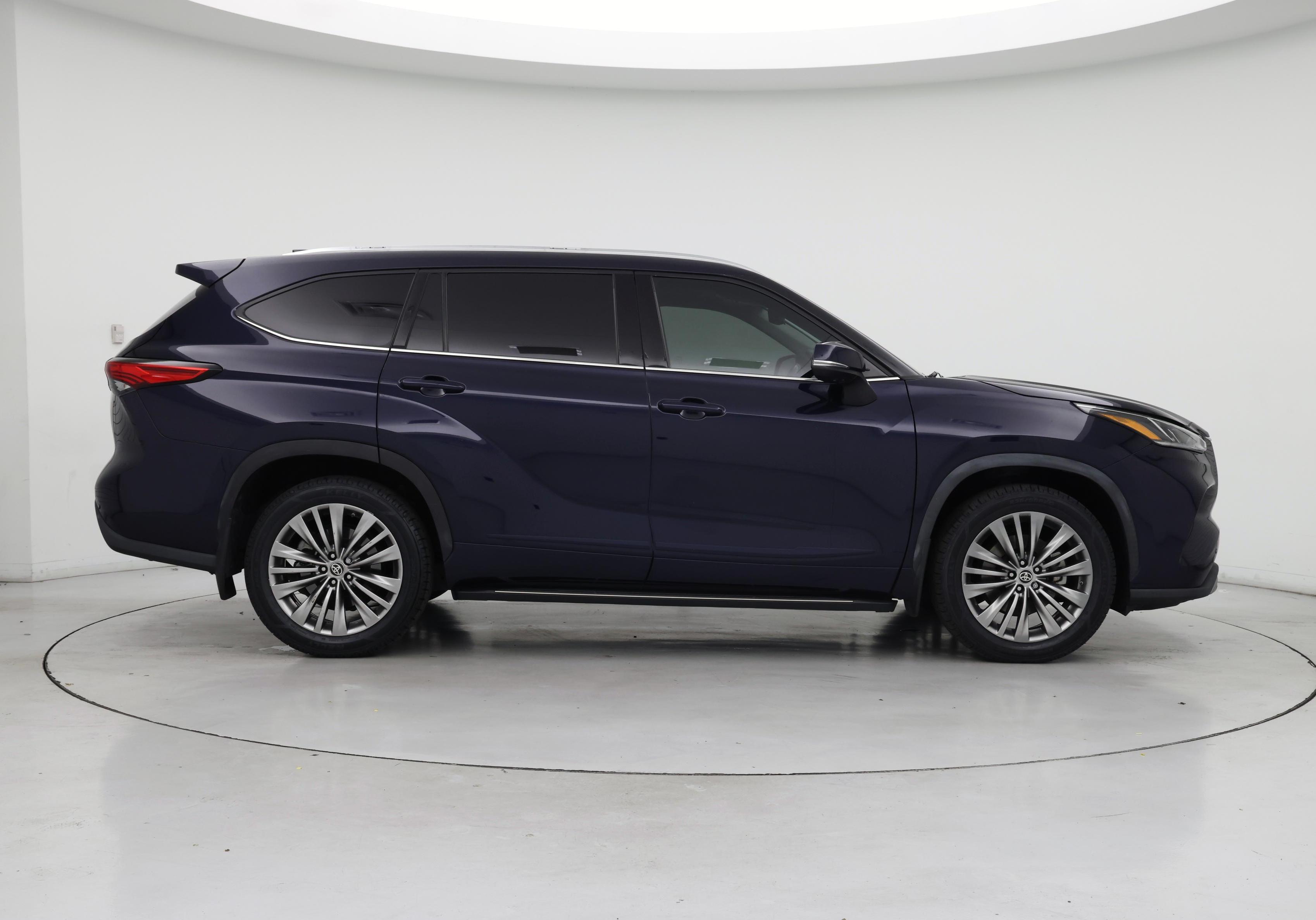 Thumbnail: 2020 Toyota Highlander - 7