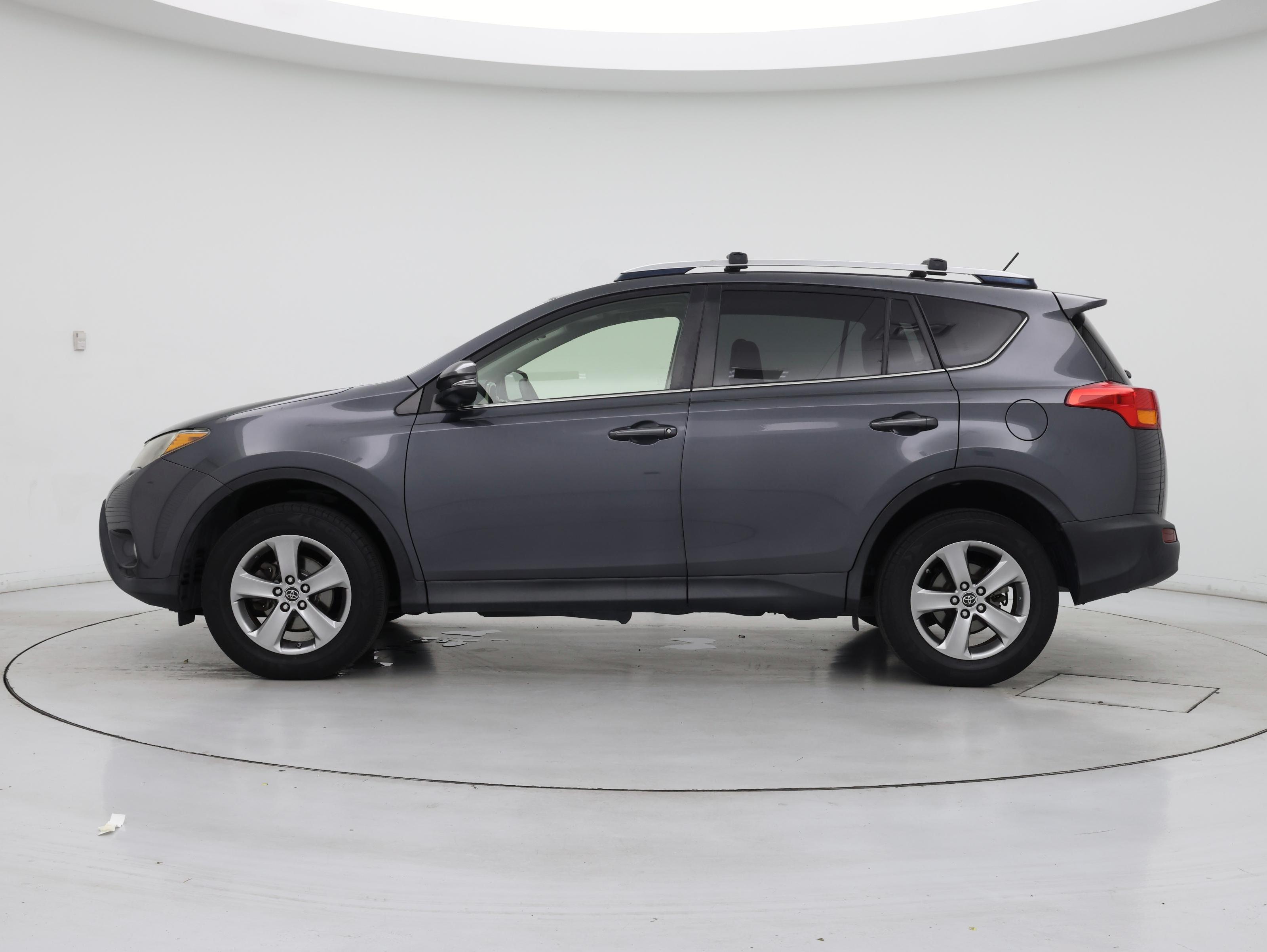 Thumbnail: 2015 Toyota RAV4 - 3