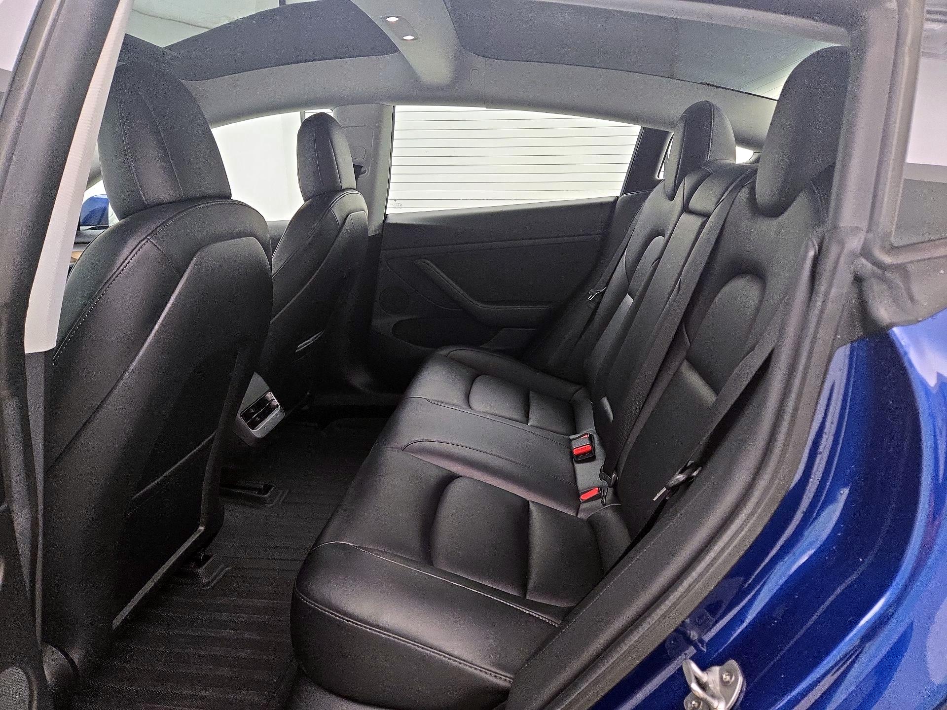 Thumbnail: 2021 Tesla Model 3 - 19