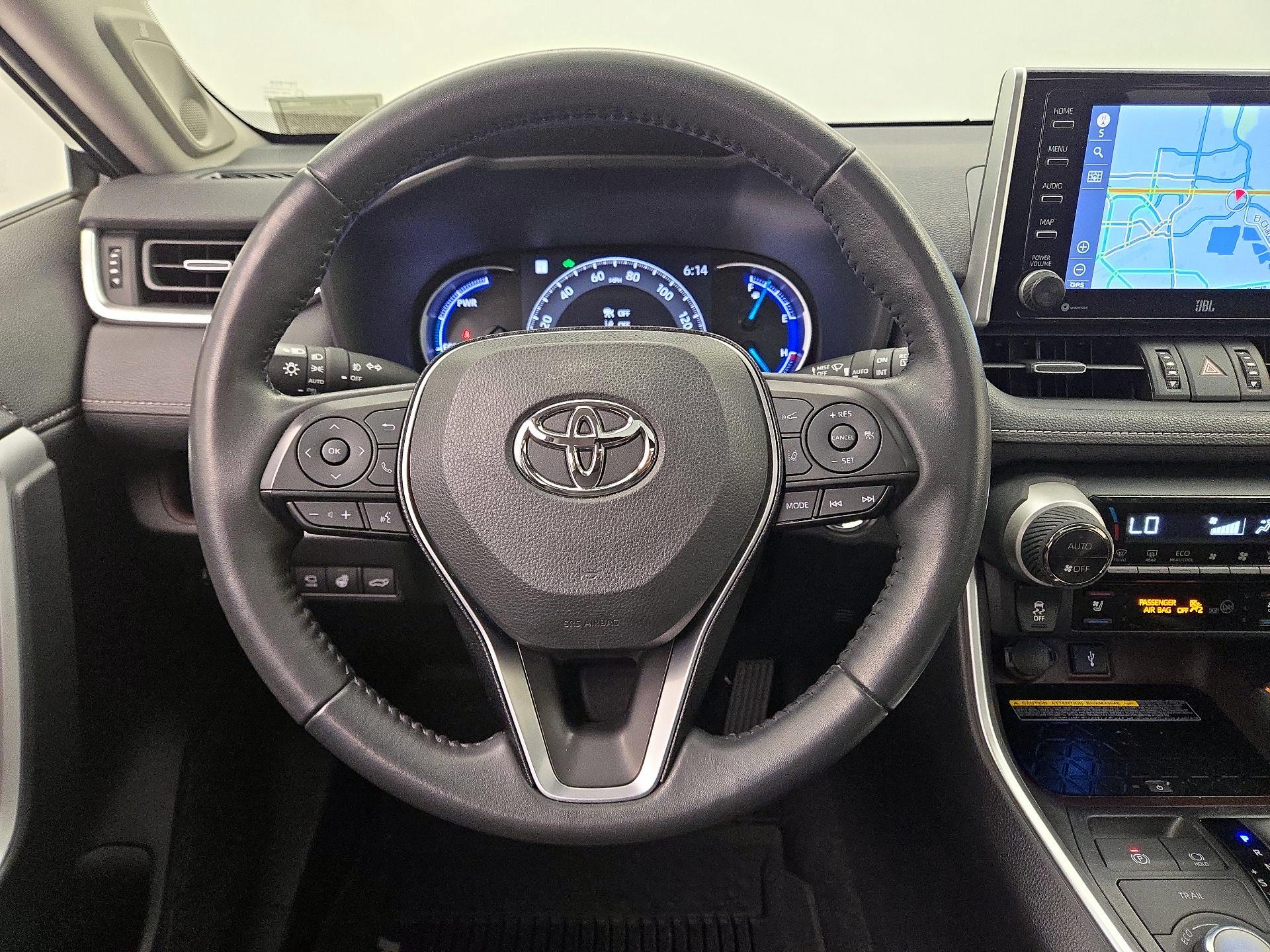 Thumbnail: 2021 Toyota RAV4 - 10
