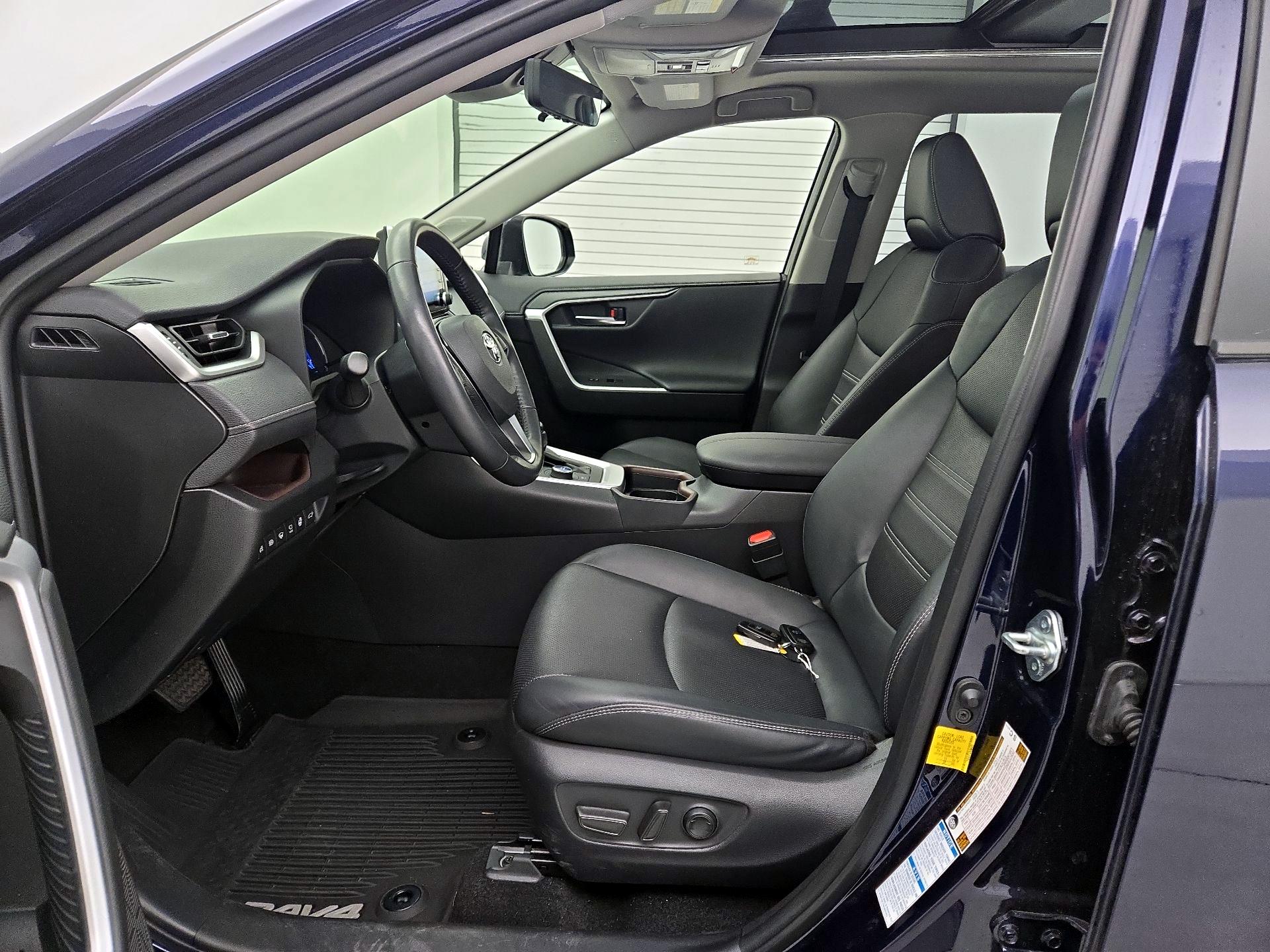 Thumbnail: 2021 Toyota RAV4 - 11