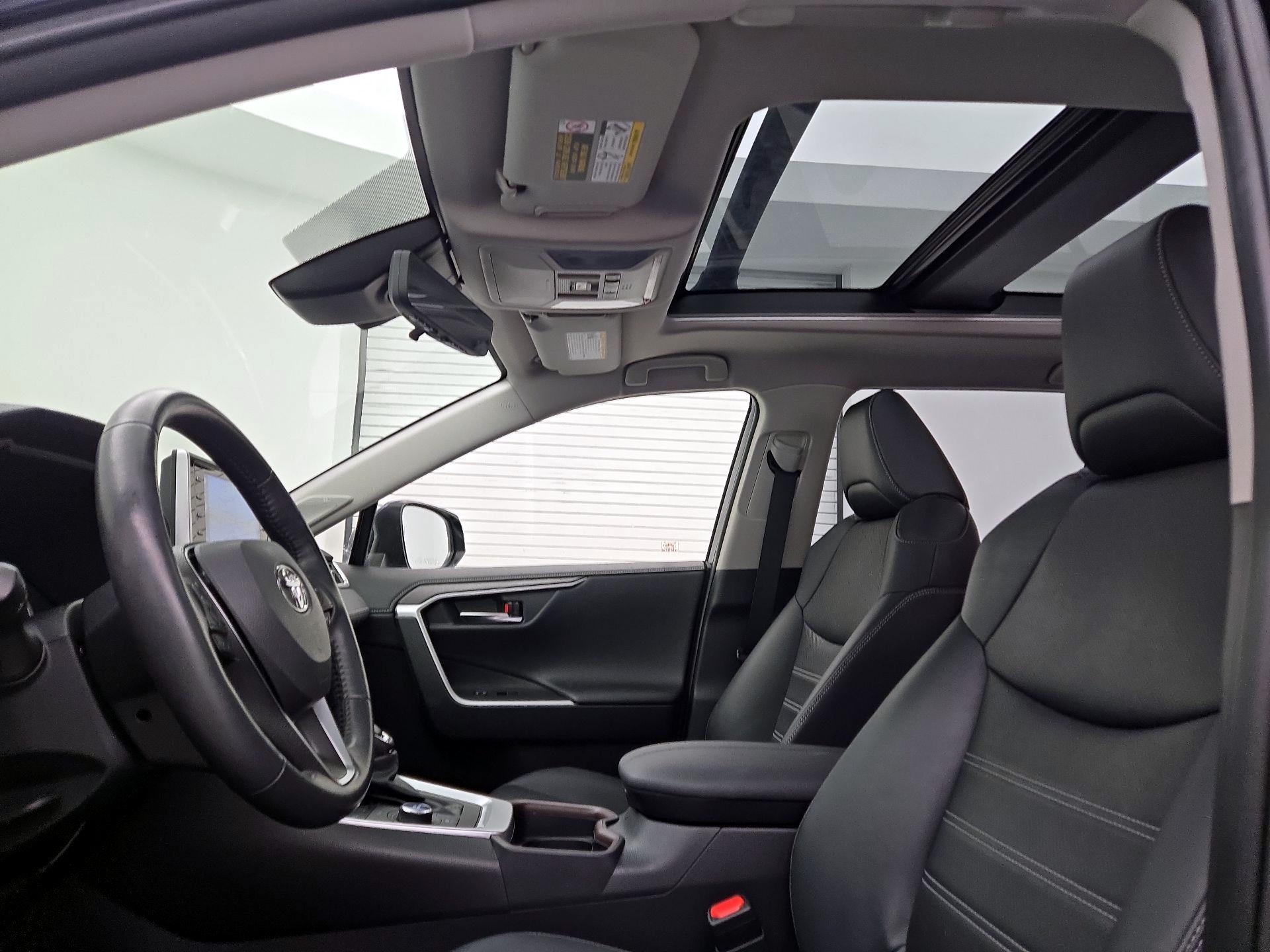 Thumbnail: 2021 Toyota RAV4 - 20