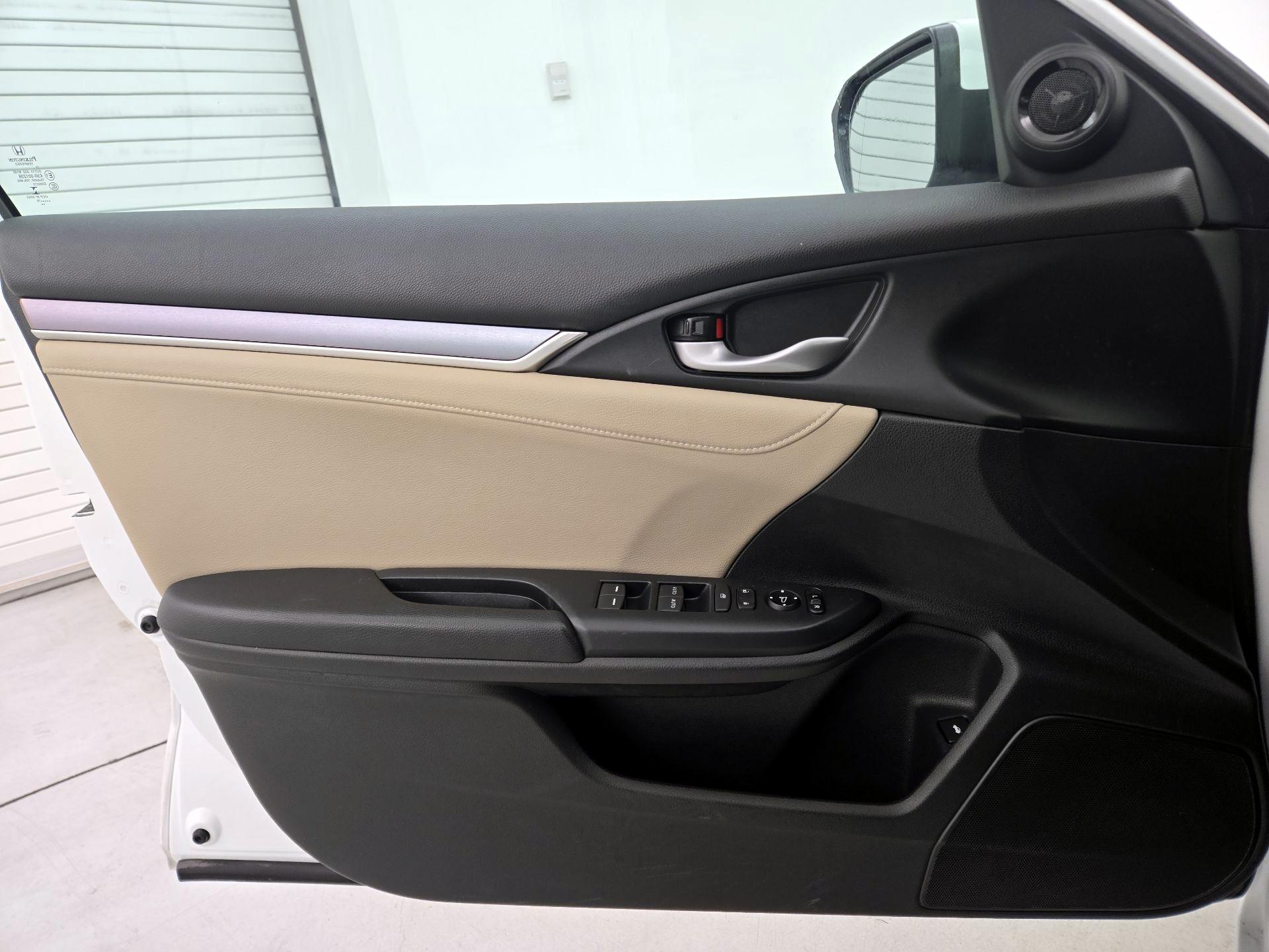 Thumbnail: 2016 Honda Civic - 12