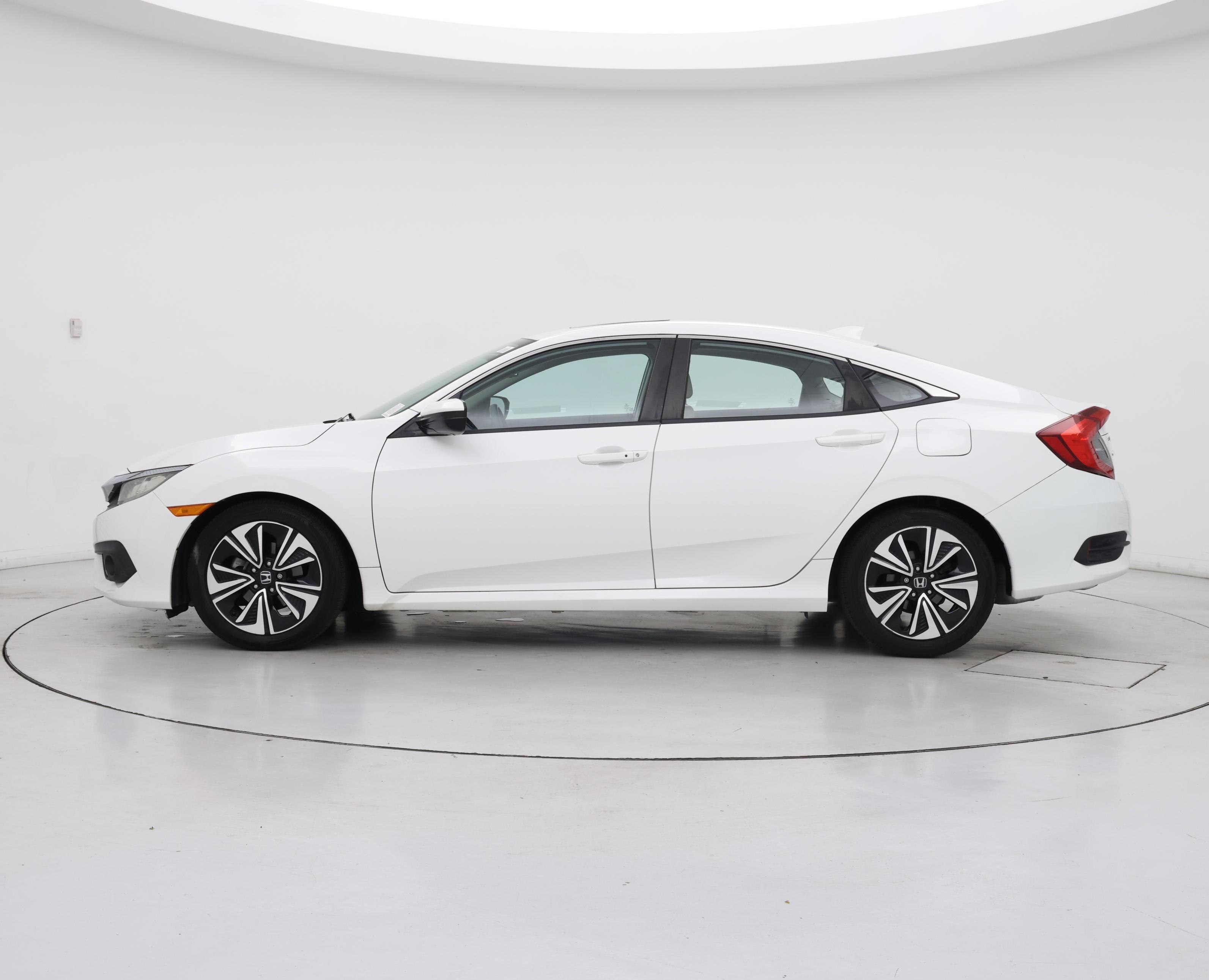 Thumbnail: 2016 Honda Civic - 3